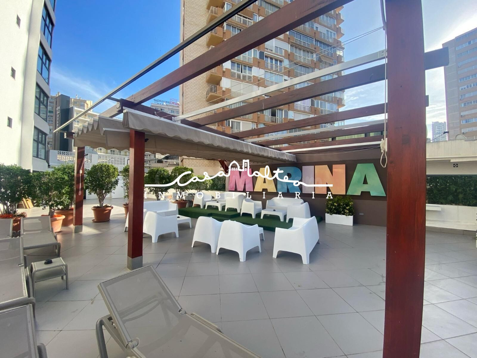 Se alquila ZONA (sin local) en la gran terraza de un famoso  - foto 4