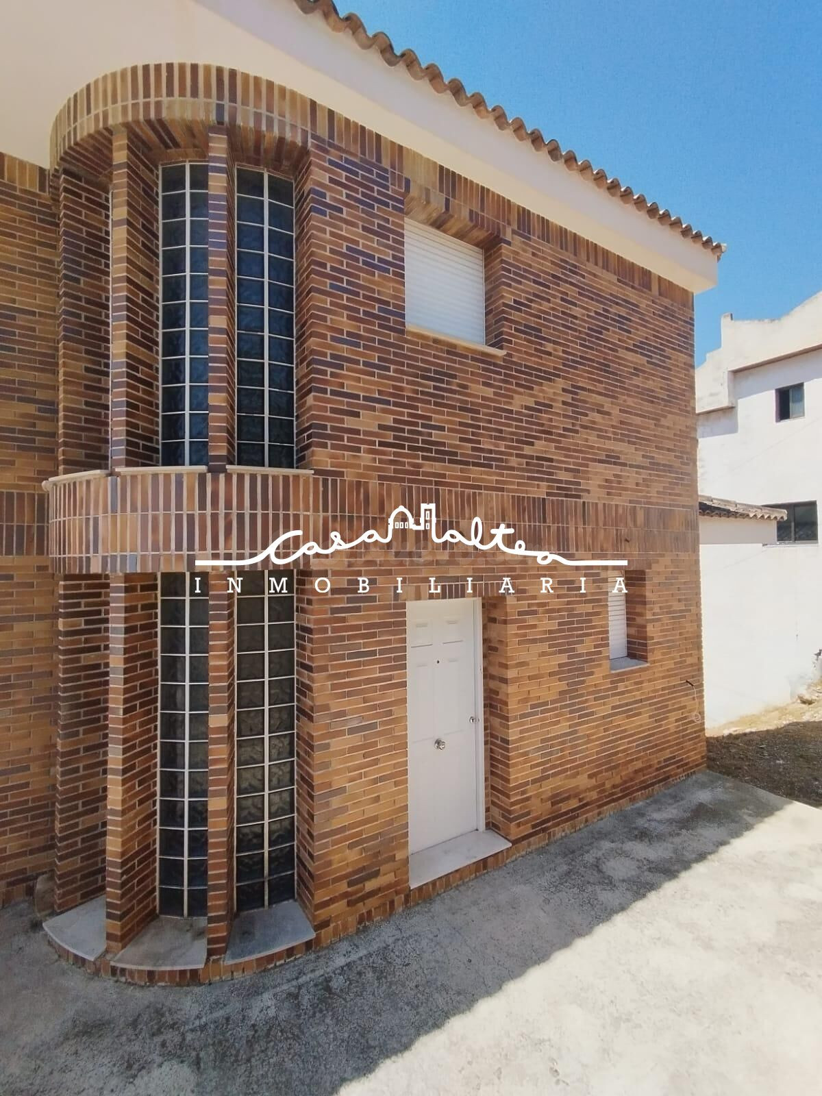 En venta maravilloso chalet de 4 plantas para terminar en Al - foto 2
