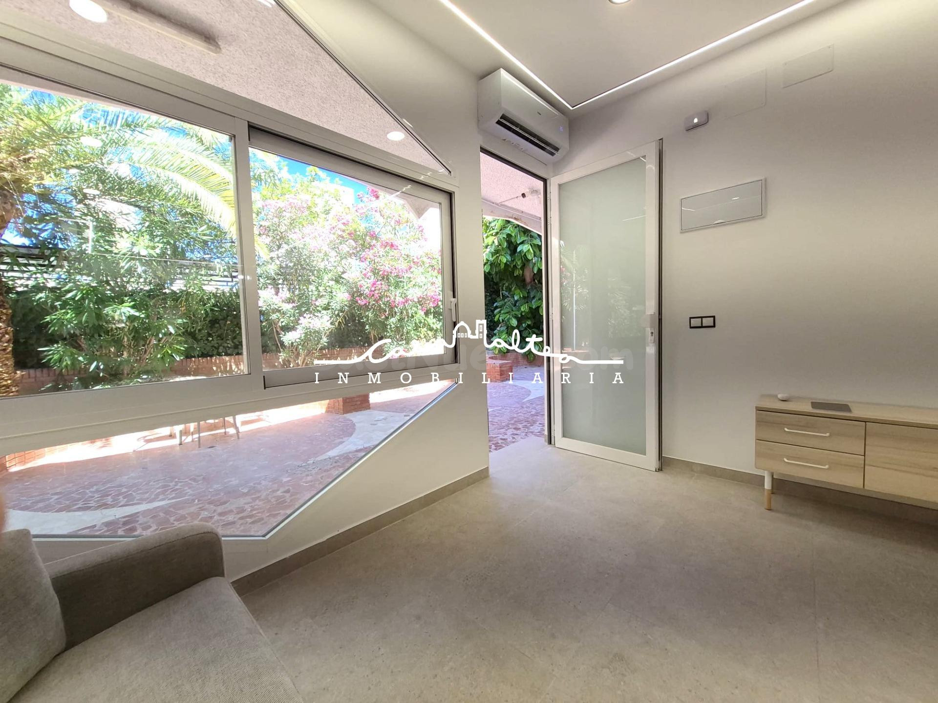 SE VENDE ESTUDIO EN  2 LINEA - PLAYA LEVANTE - BENIDORM