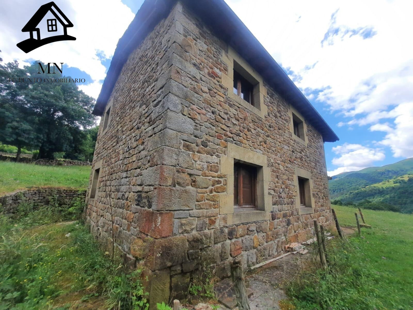 Exclusivo conjunto pasiego en Yera: 2 cabañas tradicionales  - foto 3