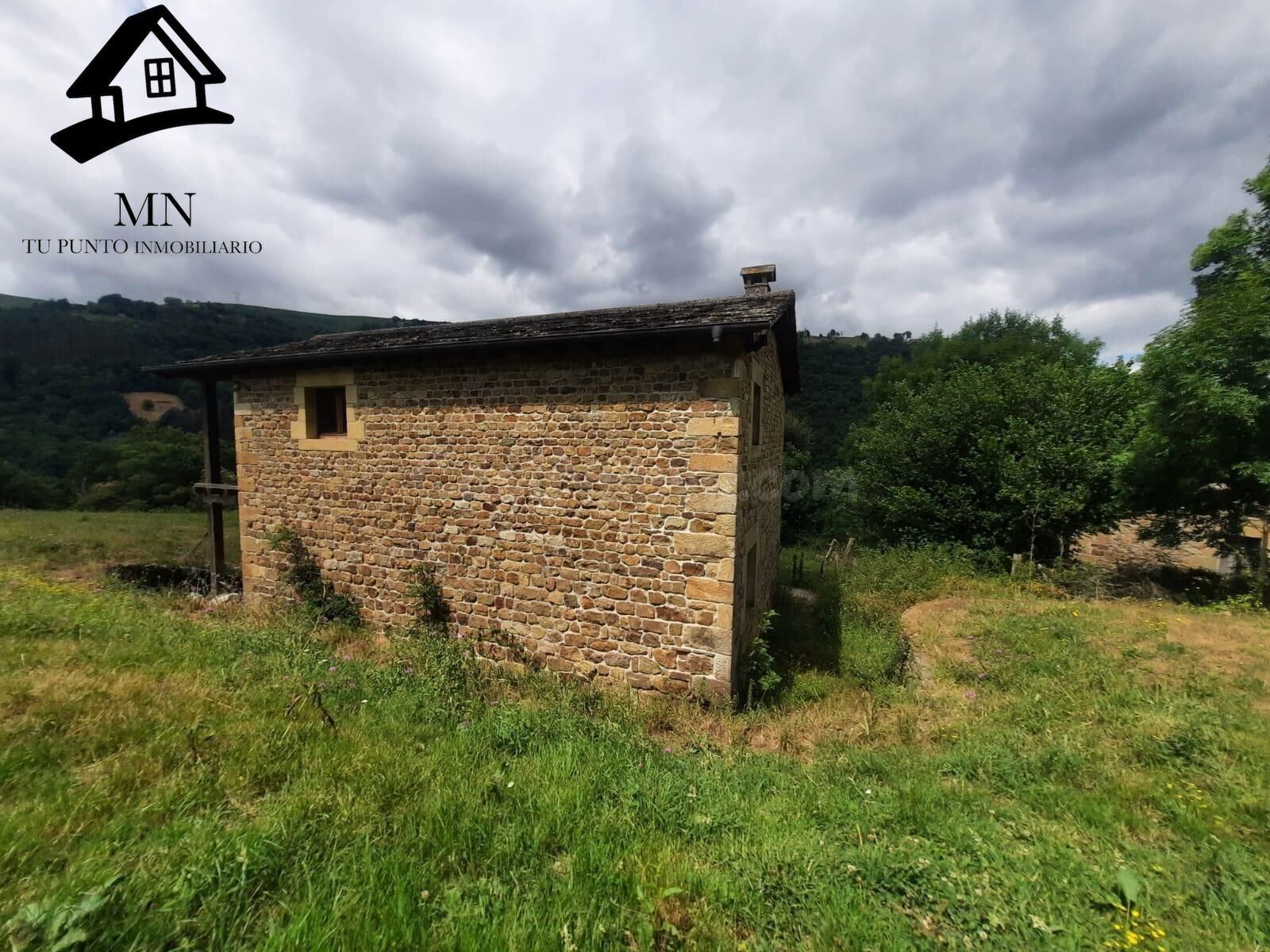 Exclusivo conjunto pasiego en Yera: 2 cabañas tradicionales  - foto 4