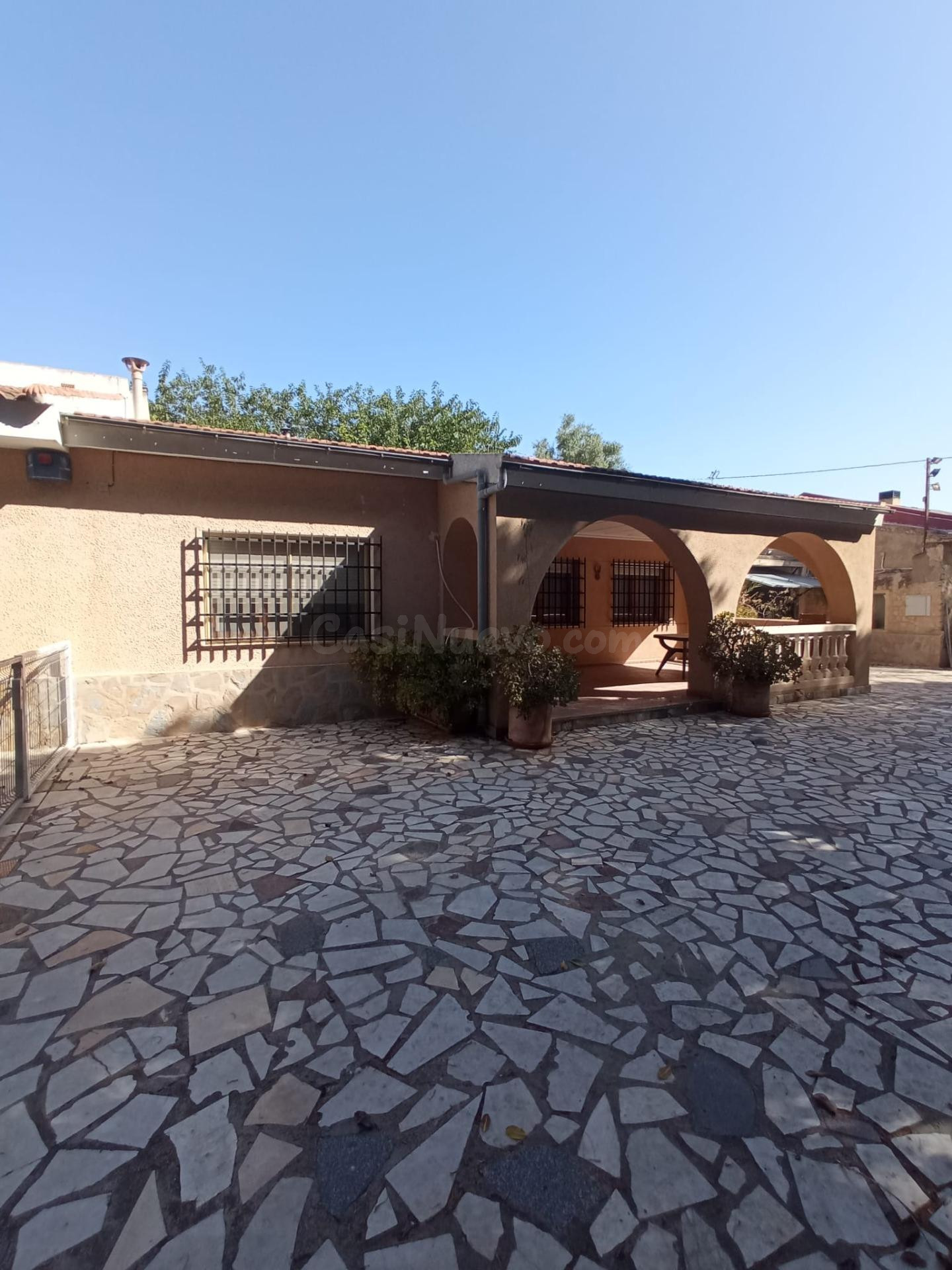 Chalet Pareado en Planta Única (Sin Escaleras) con Almacén y Jardín  y Patio Privado en Mutxamel