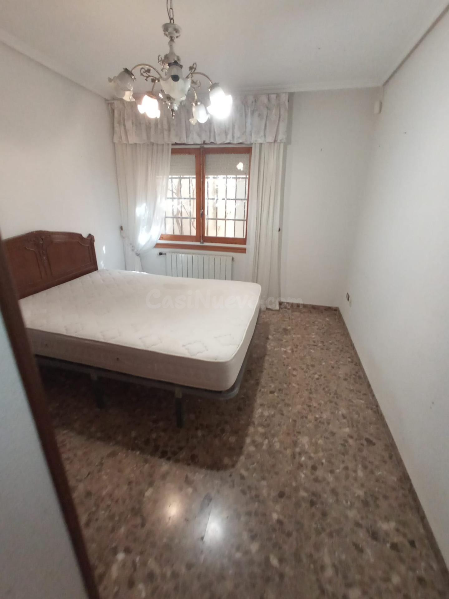 Chalet Pareado en Planta Única (Sin Escaleras) con Almacén y - foto 5