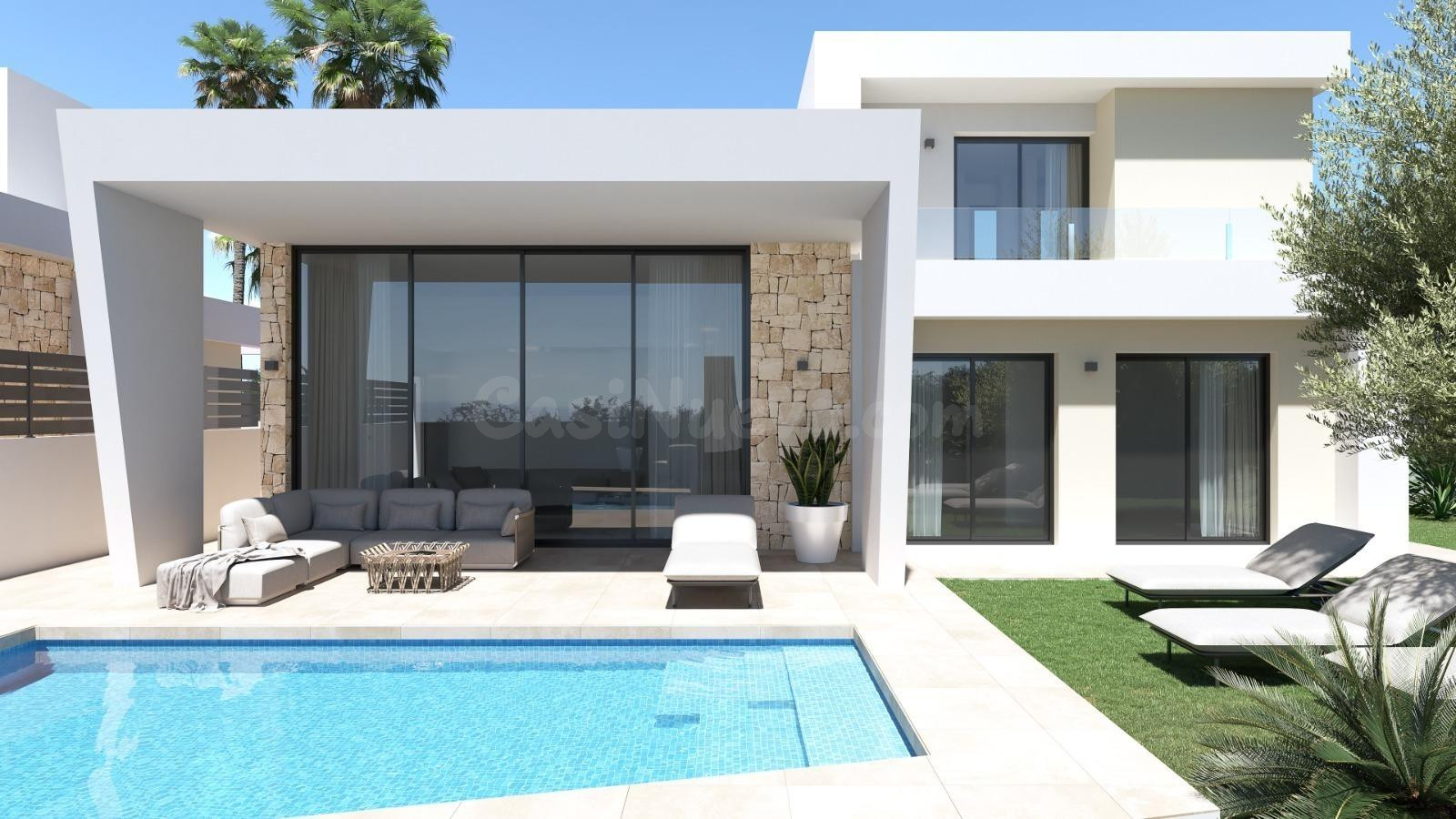 VILLA DE OBRA NUEVA EN TORREVIEJA
