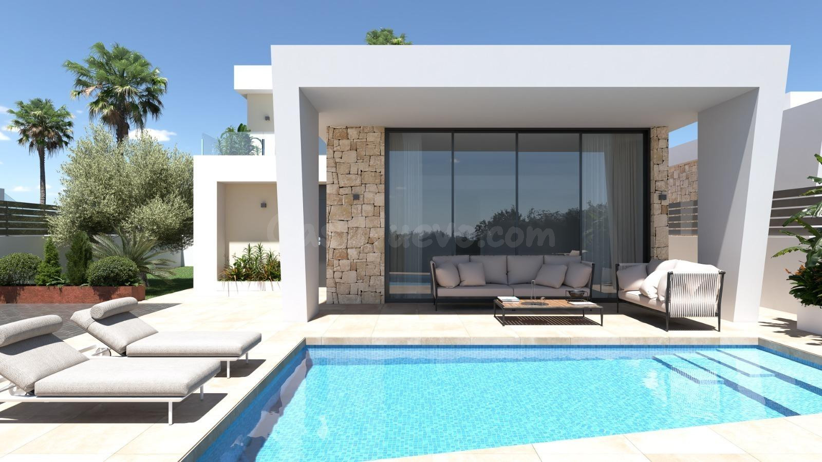VILLA DE OBRA NUEVA EN TORREVIEJA
