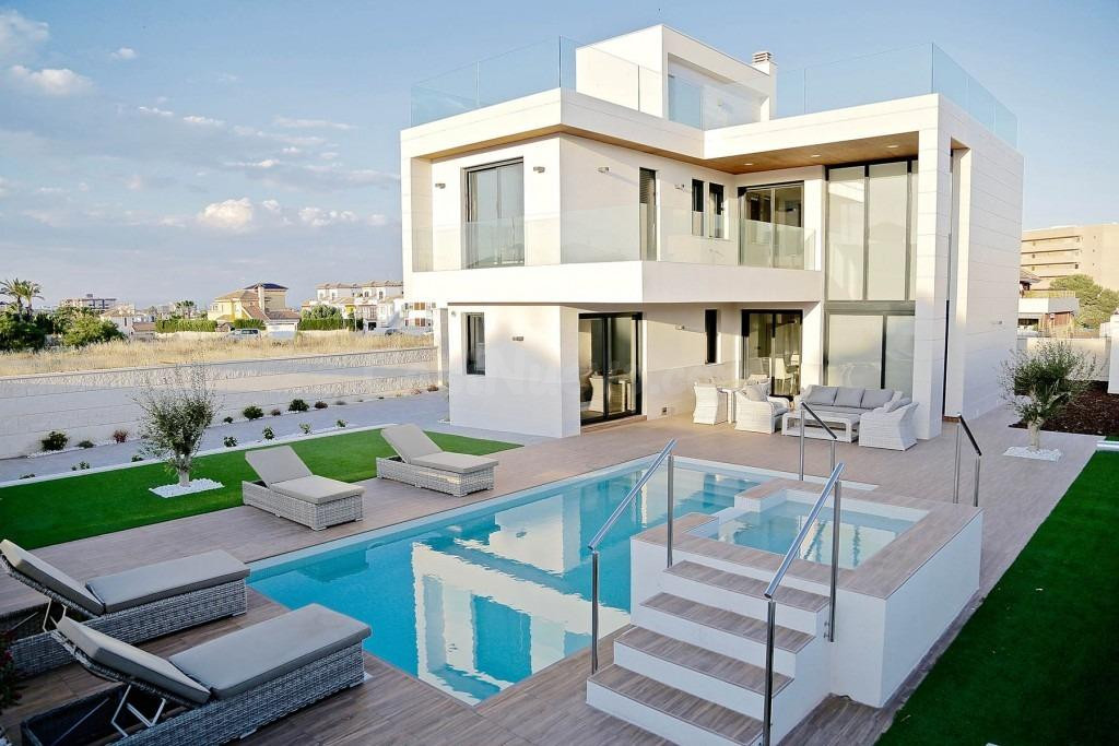 VILLAS DE OBRA NUEVA EN CAMPOAMOR