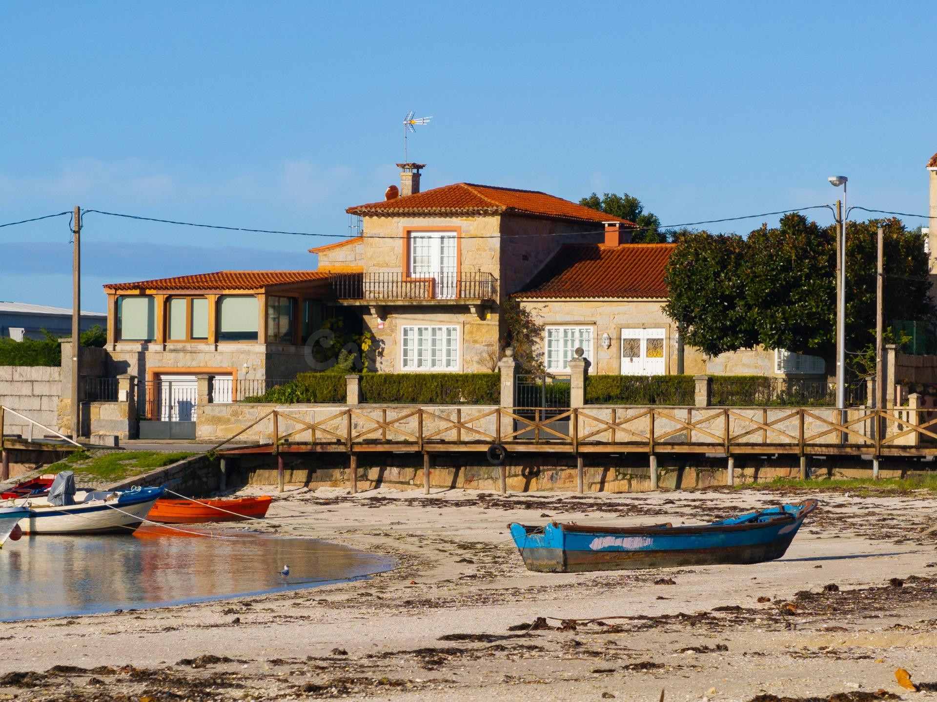 EXCLUSIVA PROPIEDAD FRENTE AL MAR EN O GROVE - foto 2