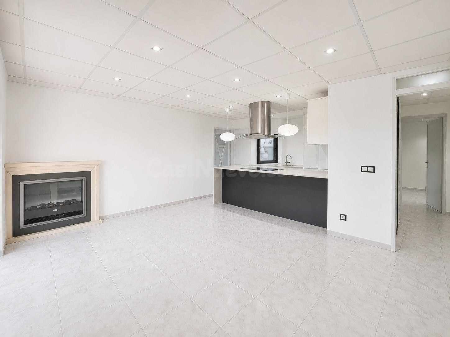 Apartamento reformado en primera línia de mar, con amplia te