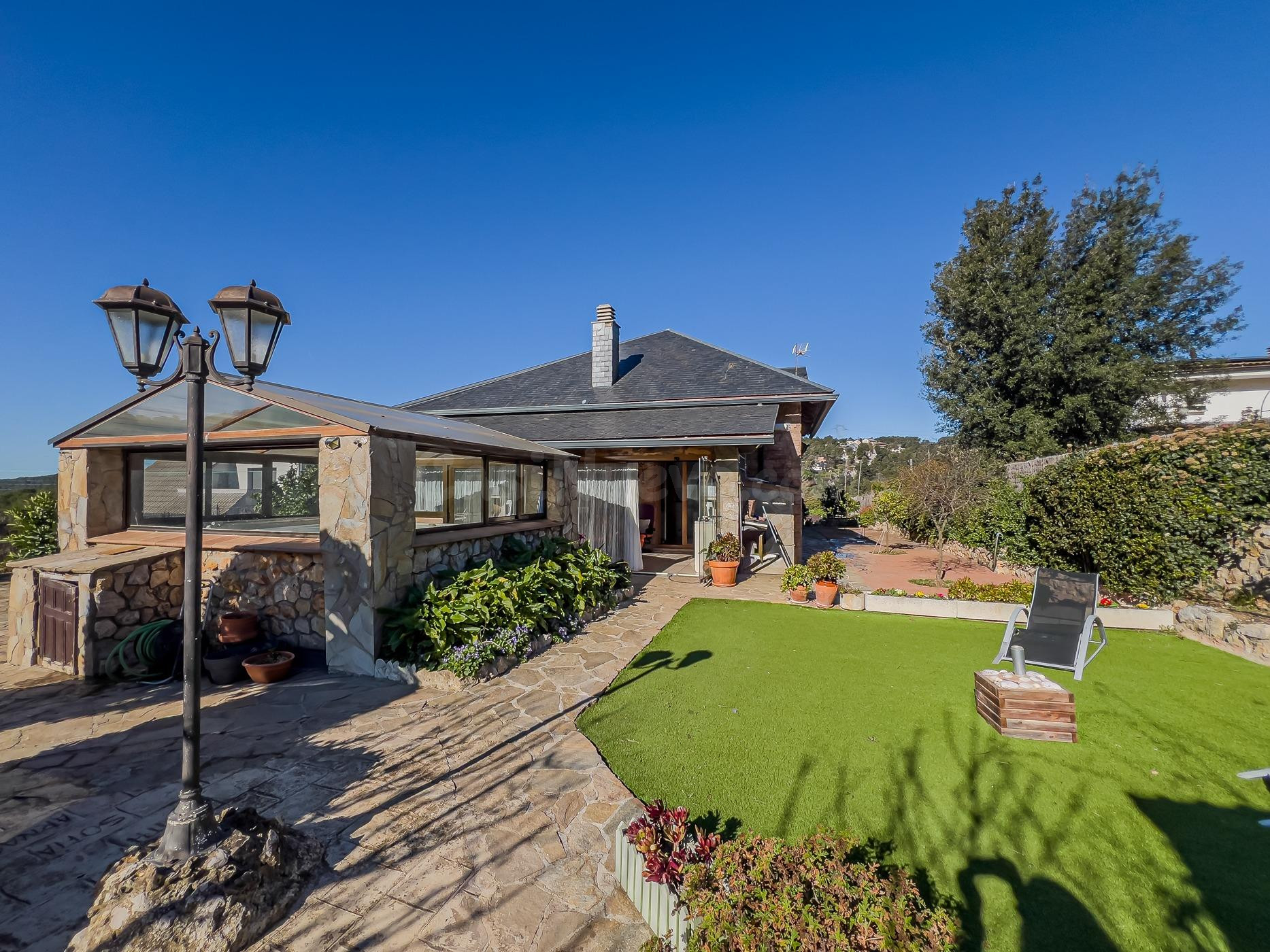 ✨ Espectacular casa independiente con parcela plana de 1.122