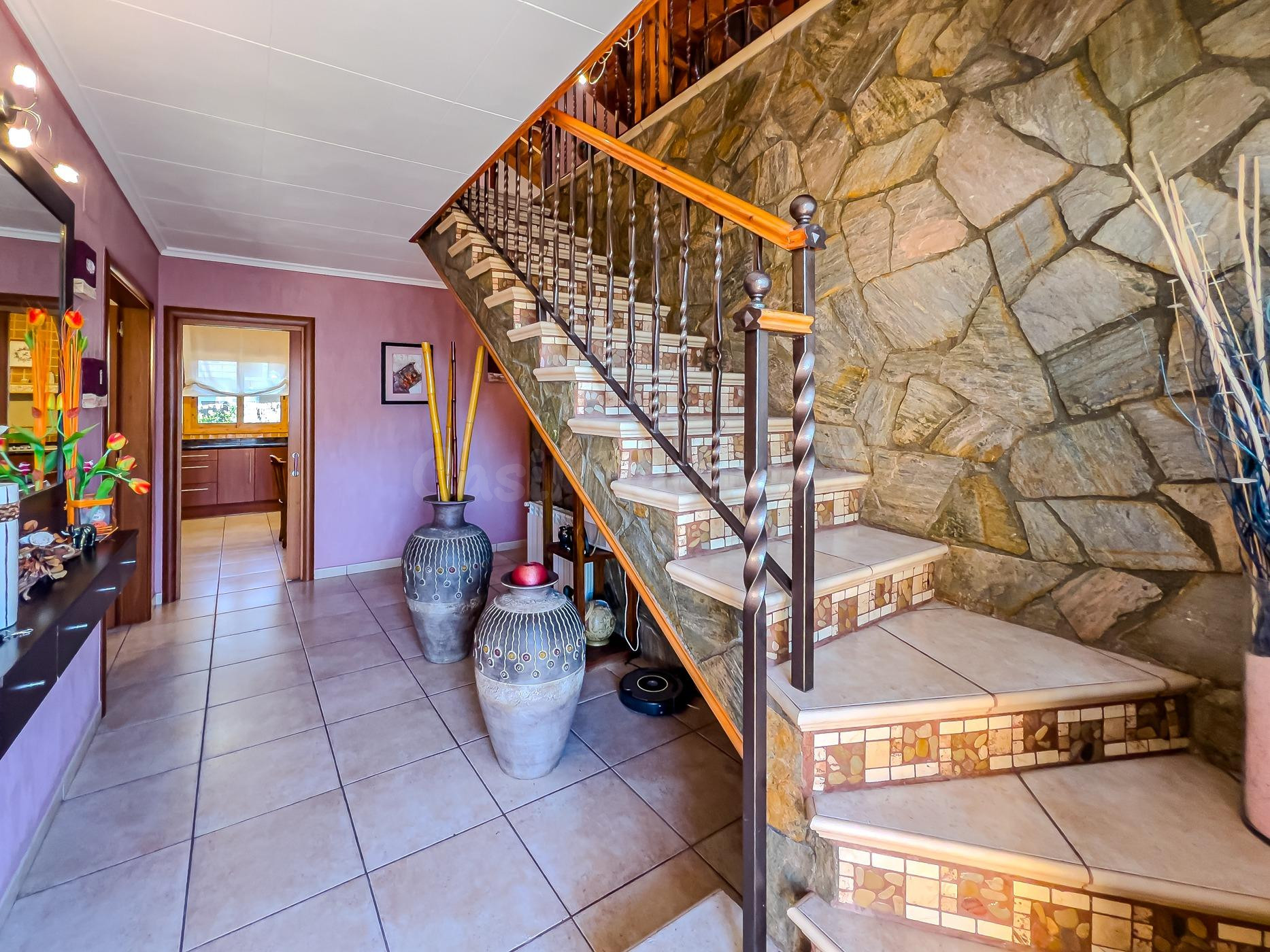 ✨ Espectacular casa independiente con parcela plana de 1.122 - foto 2