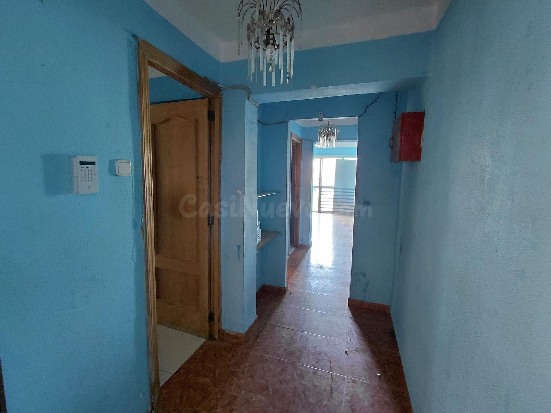 Piso esquinero, luminoso y despejado con 3 dormitorios en So - foto 2