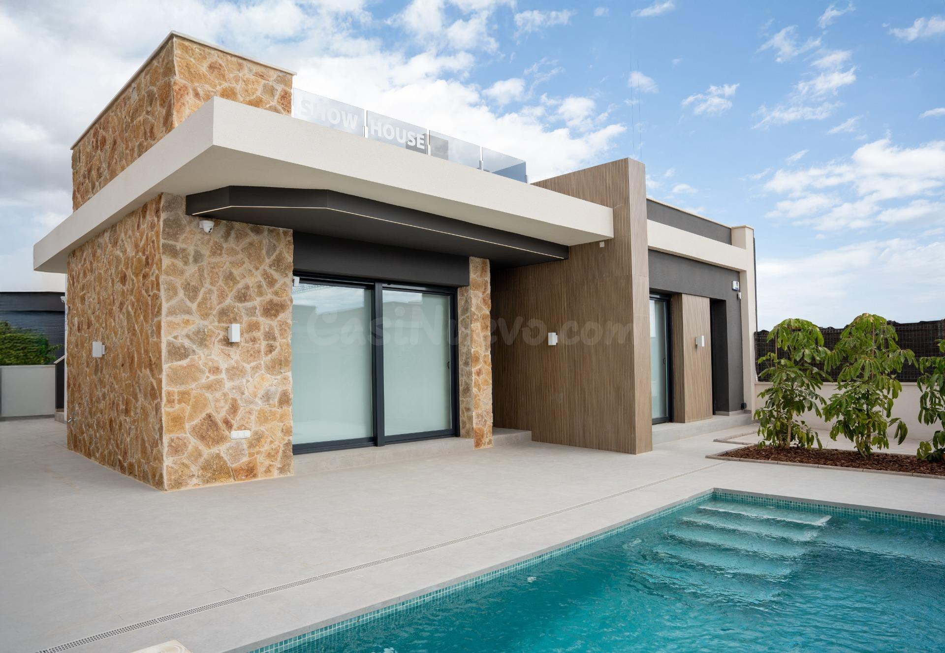 Se vende una villa de 3 dormiotrios y 2 baños en parcela 263 - foto 4