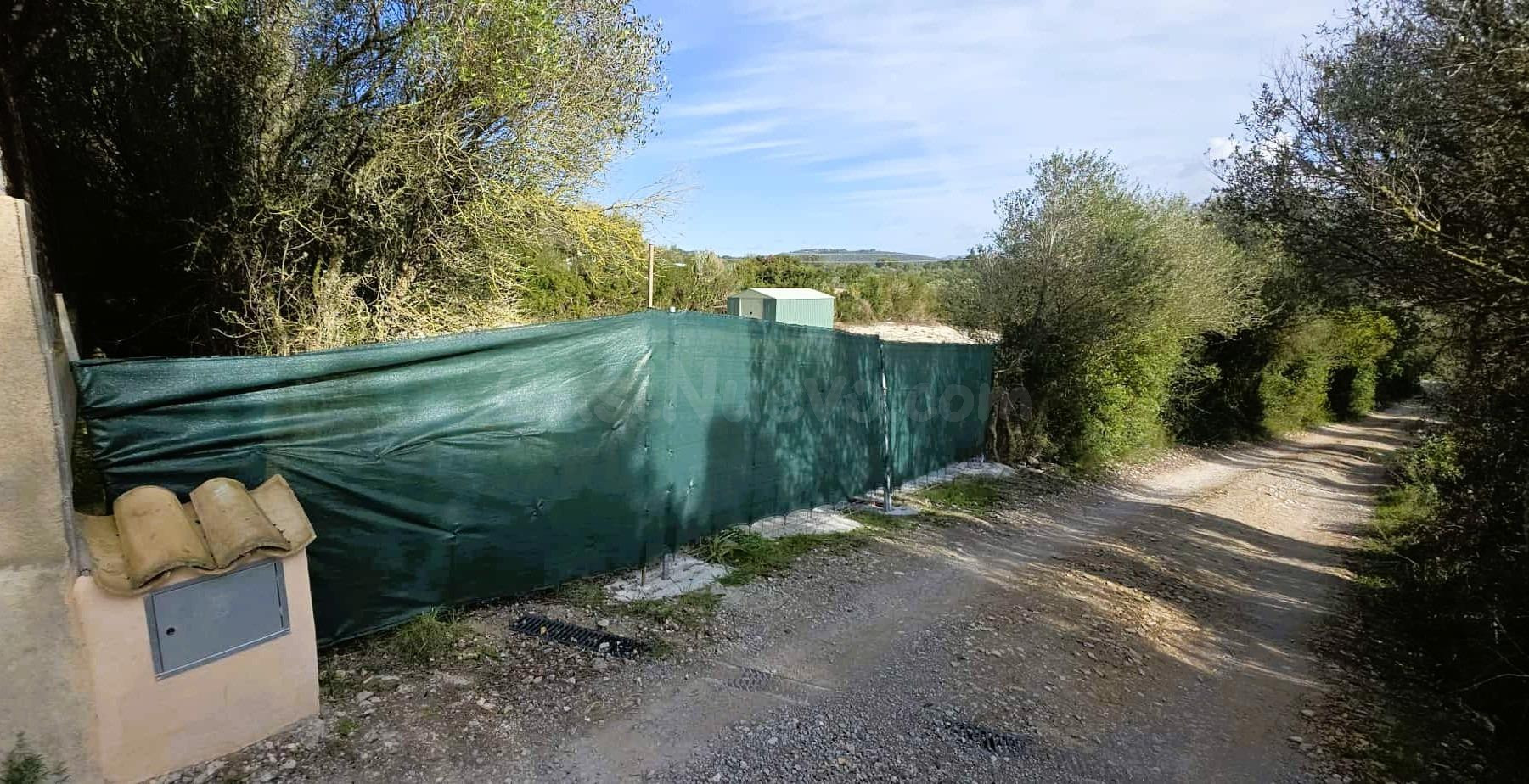 Finca rústica con agua de contador y caseta, a pocos minutos - foto 4