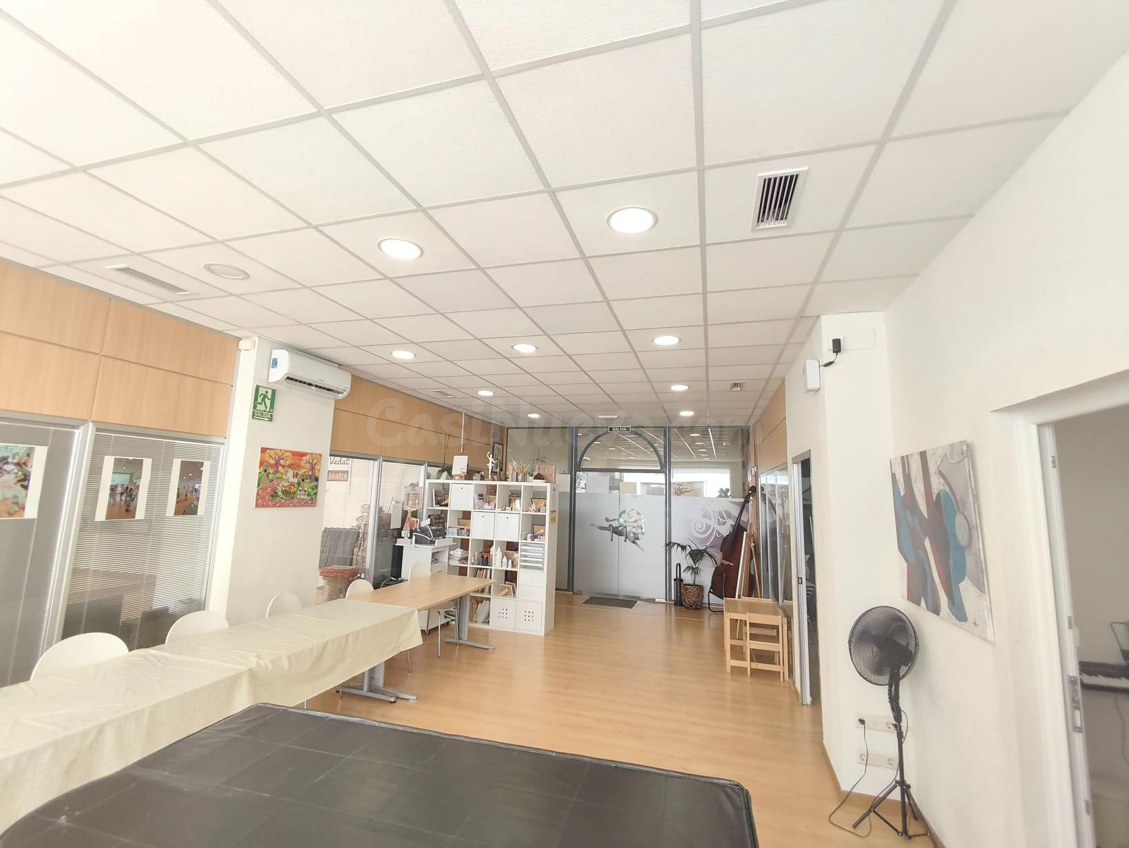 Amplio Local Comercial en Zona Avenida al Vedat, Torrent - O - foto 2