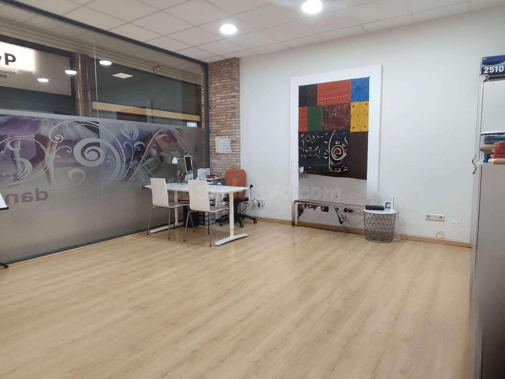 Amplio Local Comercial en Zona Avenida al Vedat, Torrent - O - foto 4