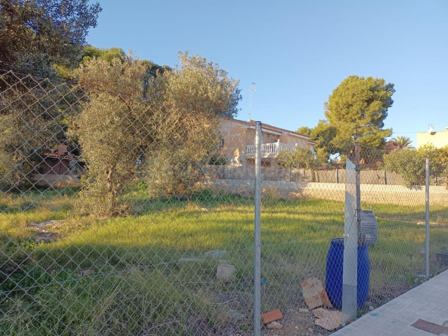 Parcela de 774m2 en la Marxadella. - foto 2