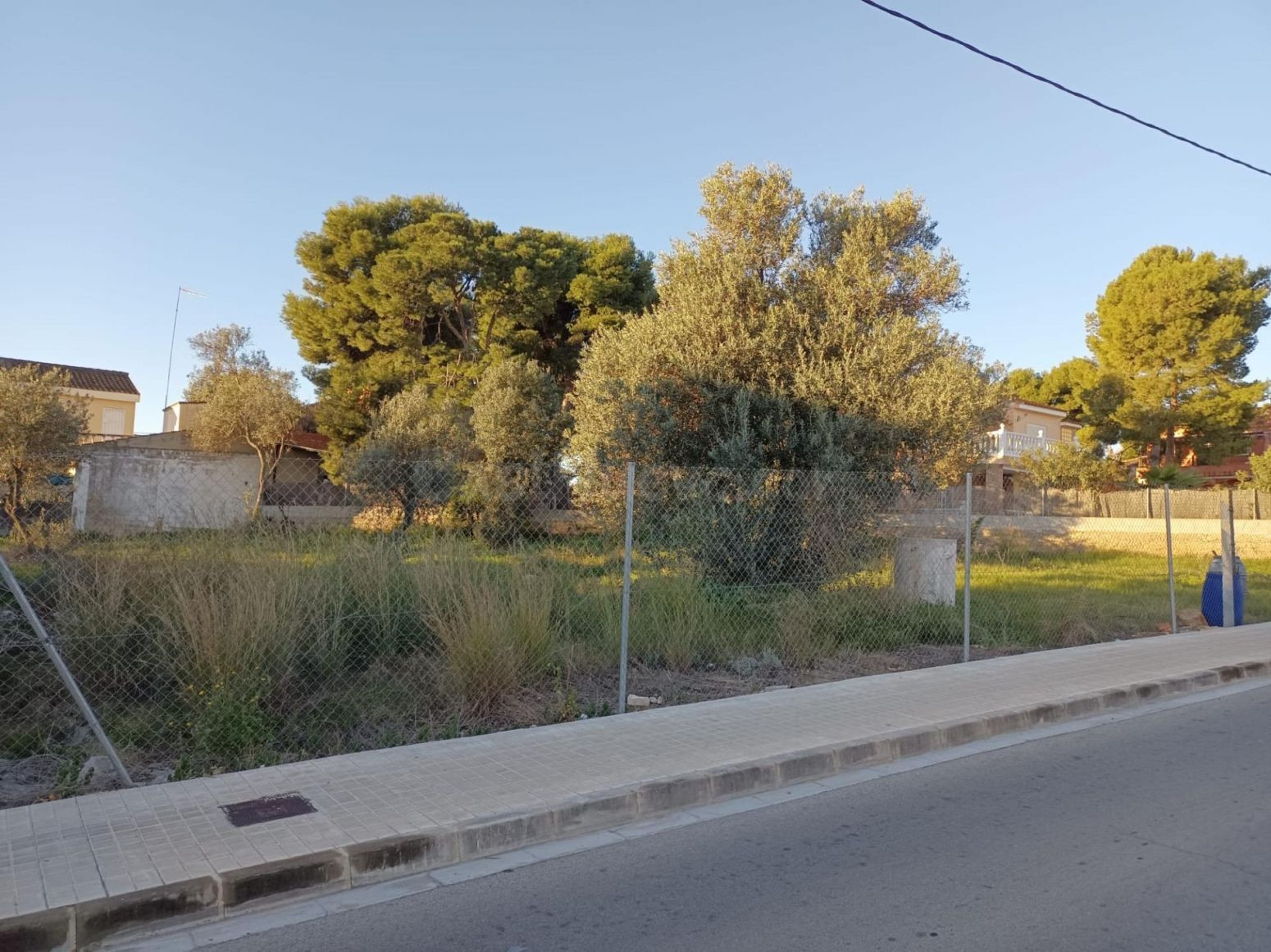 Parcela de 774m2 en la Marxadella. - foto 3