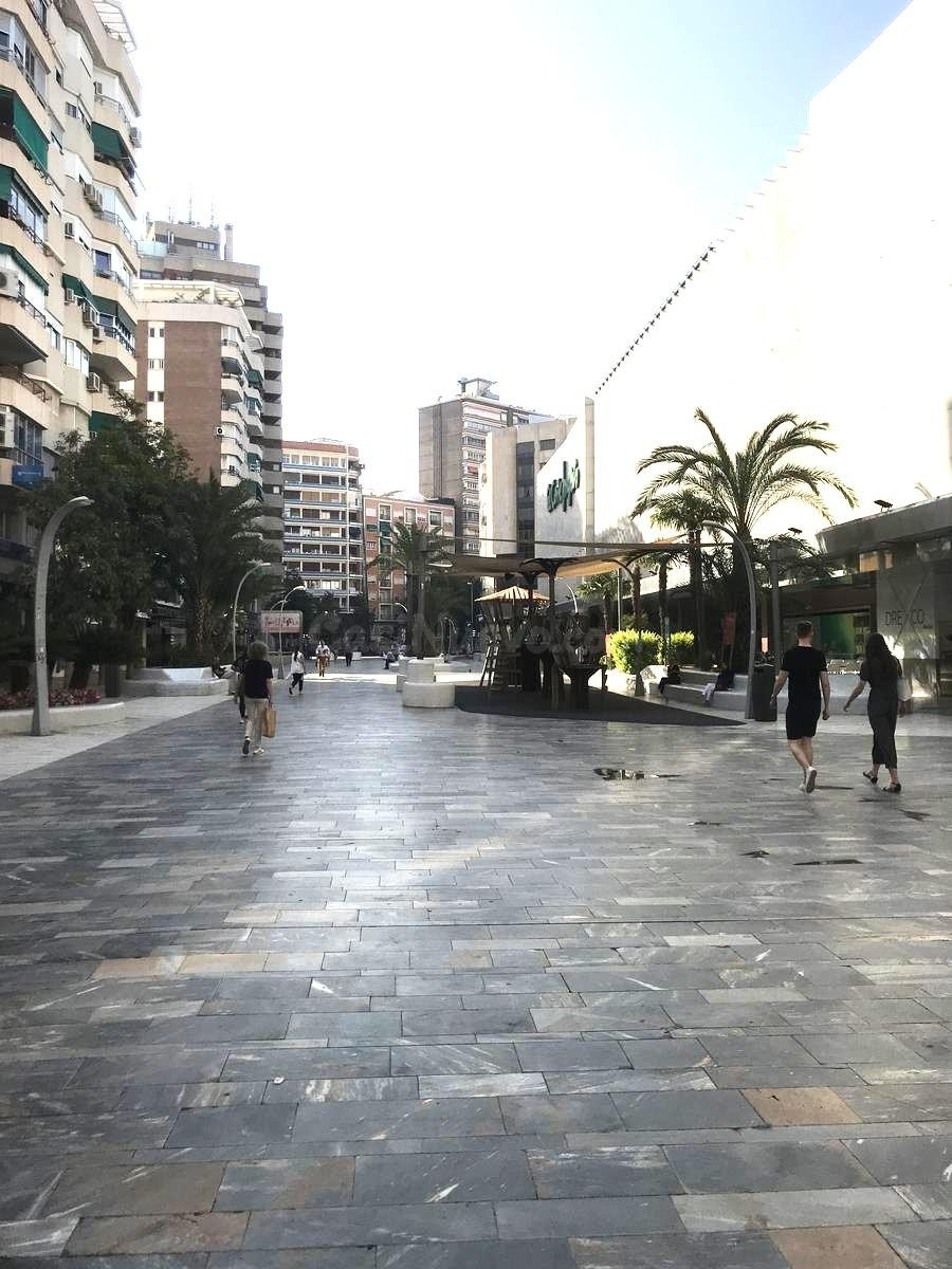 se vende un piso reformado de 2 dormitorios y 1 baño en plen