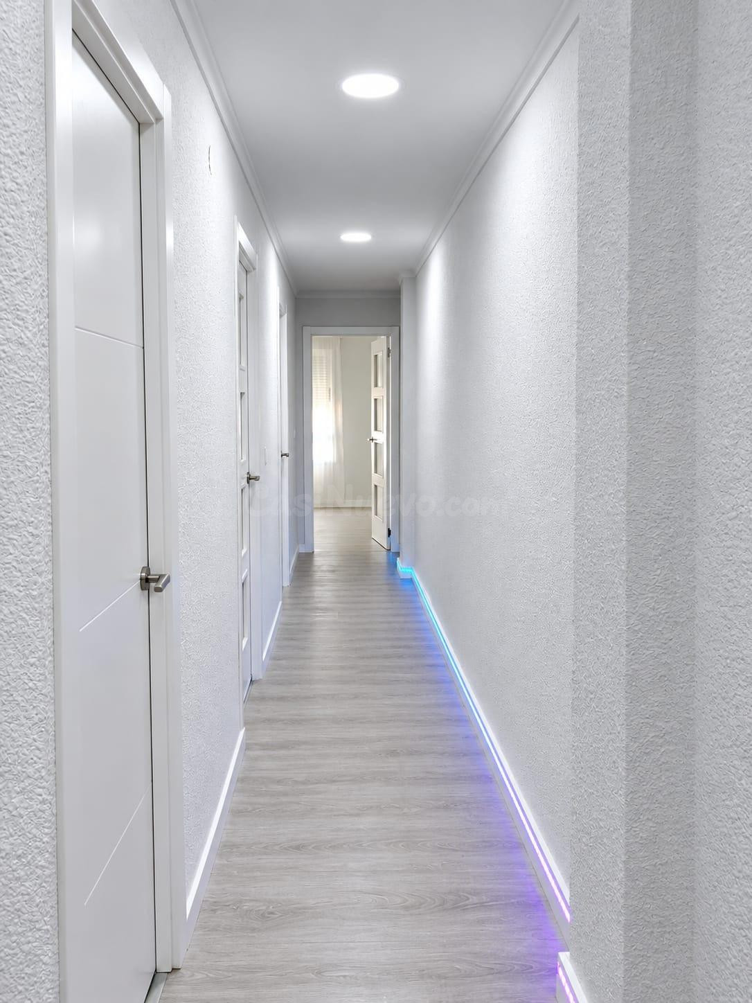 se vende un piso reformado de 2 dormitorios y 1 baño en plen - foto 4