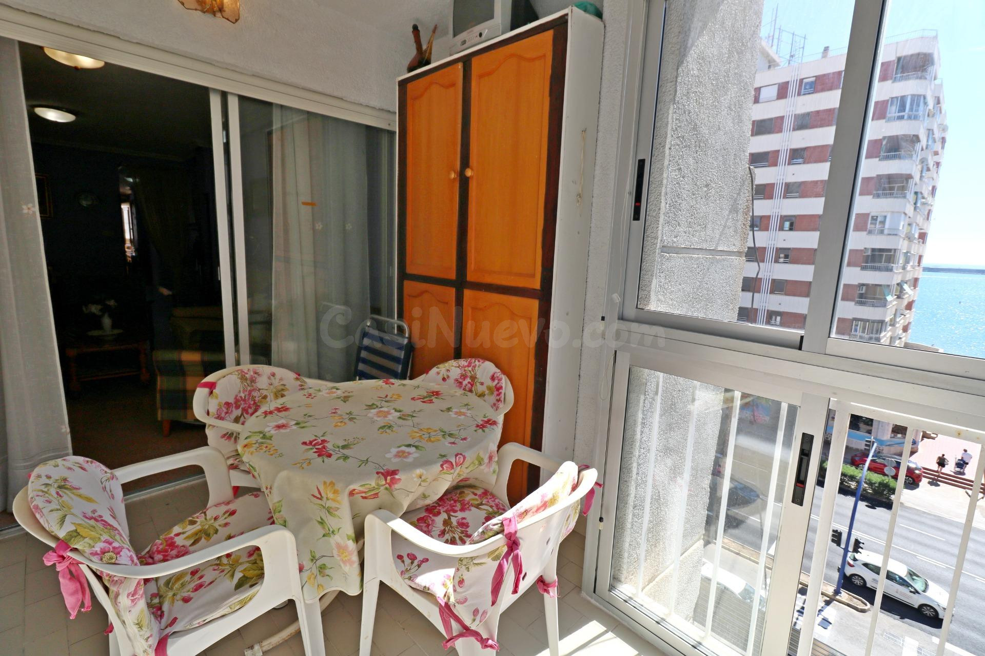 se vende un piso grande de 3 dorimitorios y 2 baños con vist