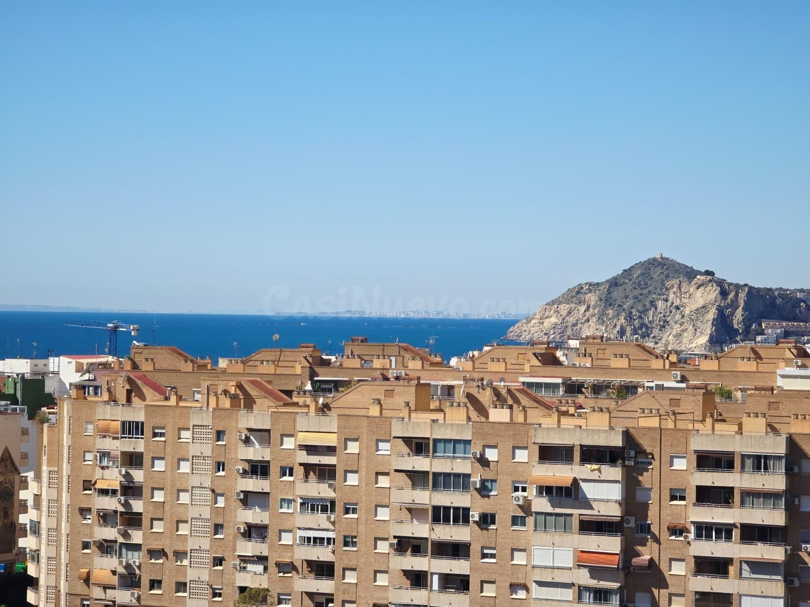 Apartamento con vistas al mar en Benidorm centro · 1+1 dormi - foto 2