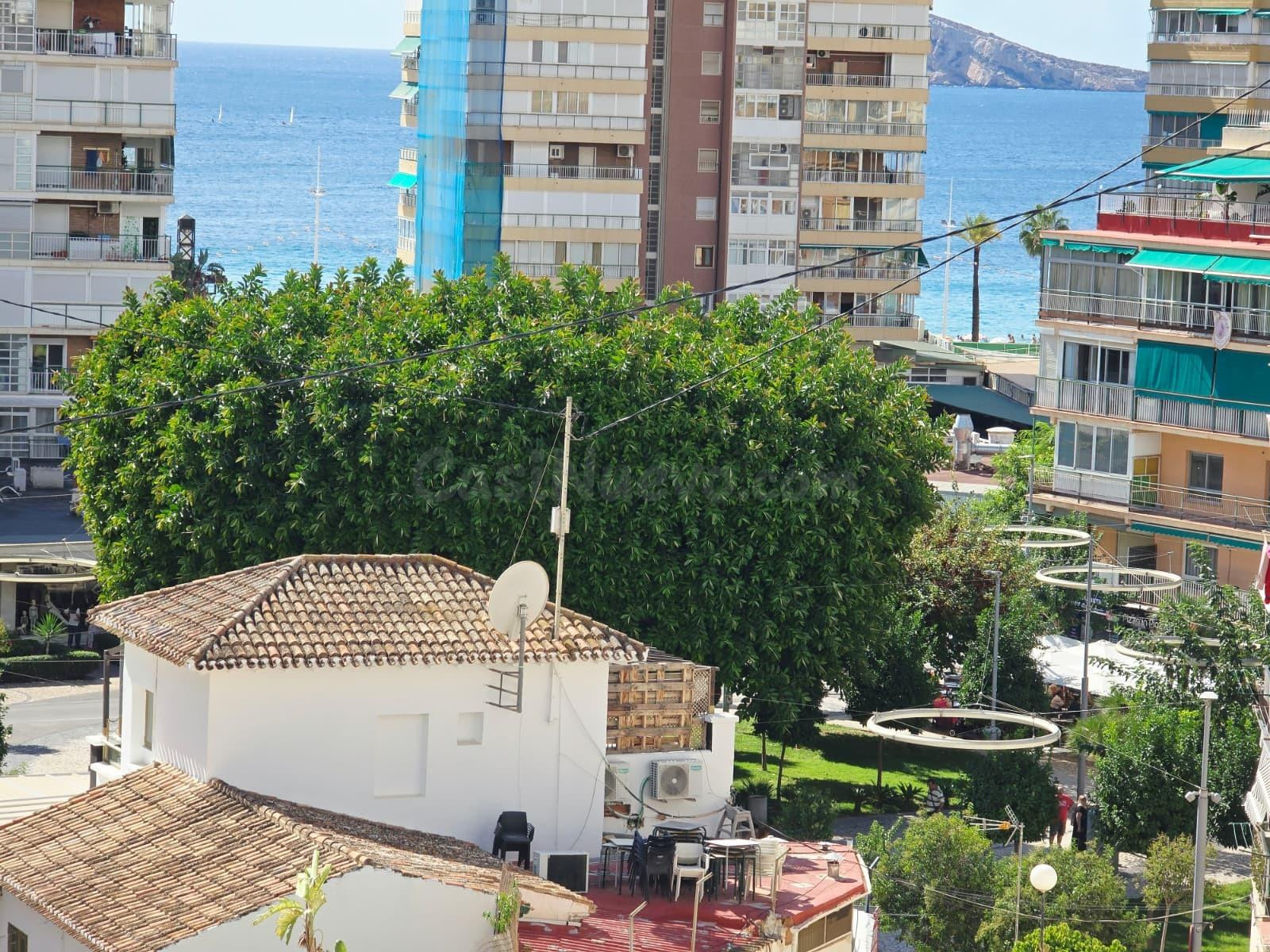 PISO DE 3 habitaciones CON VISTAS AL MAR, TERRAZAS Y PARKING COMUNITARIO