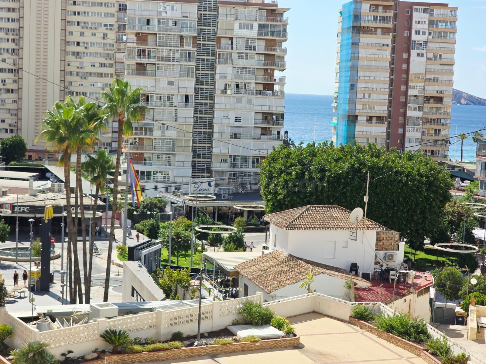 PISO DE 3 habitaciones CON VISTAS AL MAR, TERRAZAS Y PARKING - foto 2