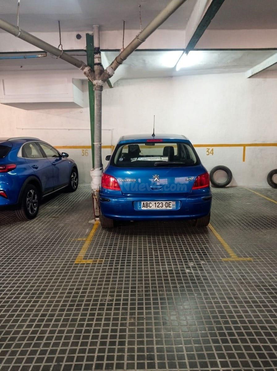 Garaje Exclusivo para Coche Pequeño en Ubicación Privilegiad - foto 2