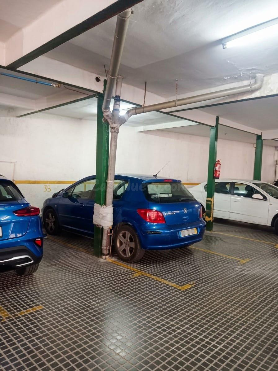 Garaje Exclusivo para Coche Pequeño en Ubicación Privilegiad - foto 4