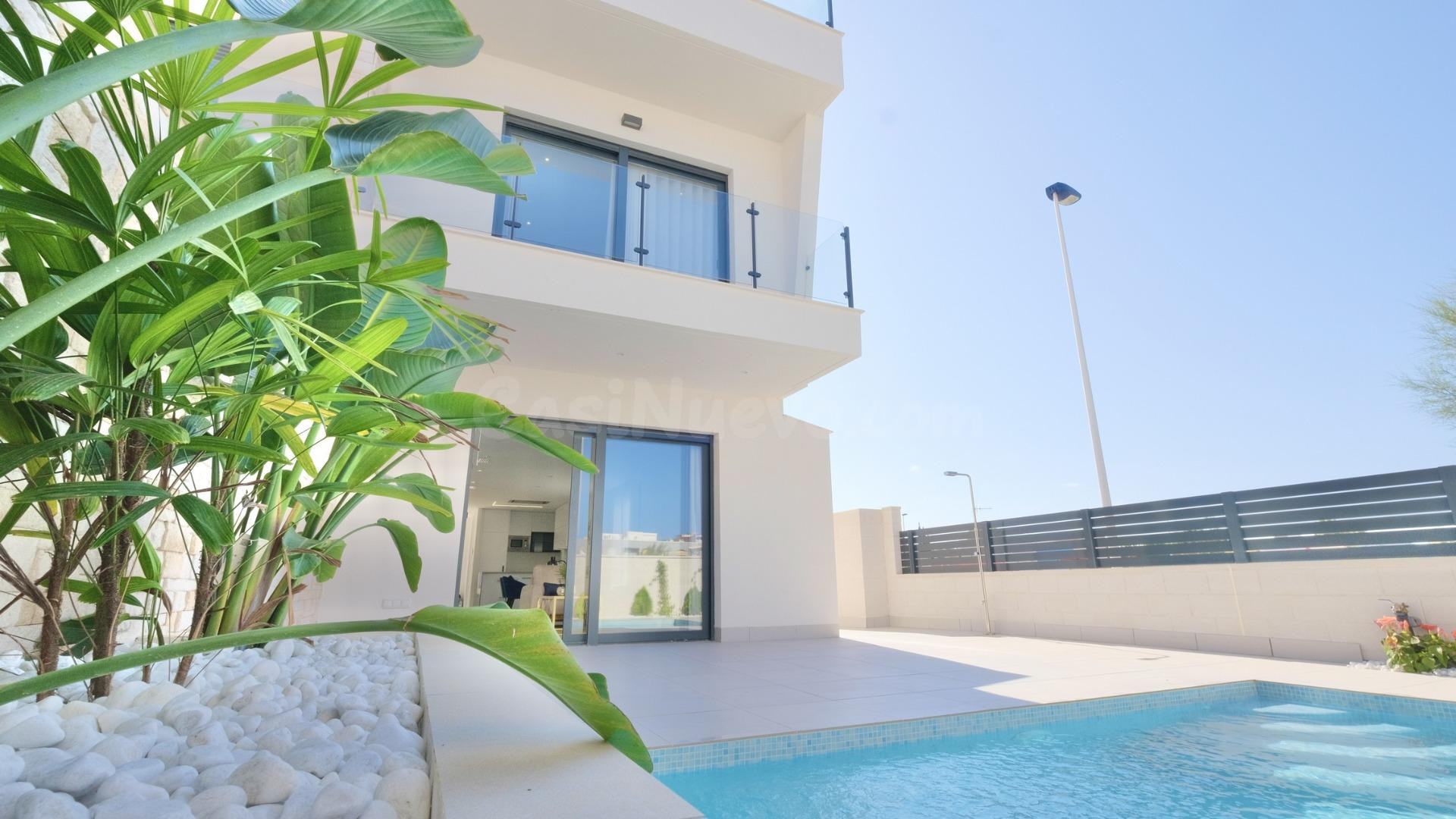 CHALETS ADOSADOS DE OBRA NUEVA EN GUARDAMAR DEL SEGURA