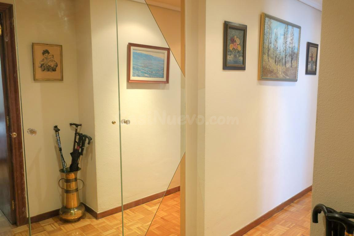 Piso en venta en Azpilagaña - foto 5