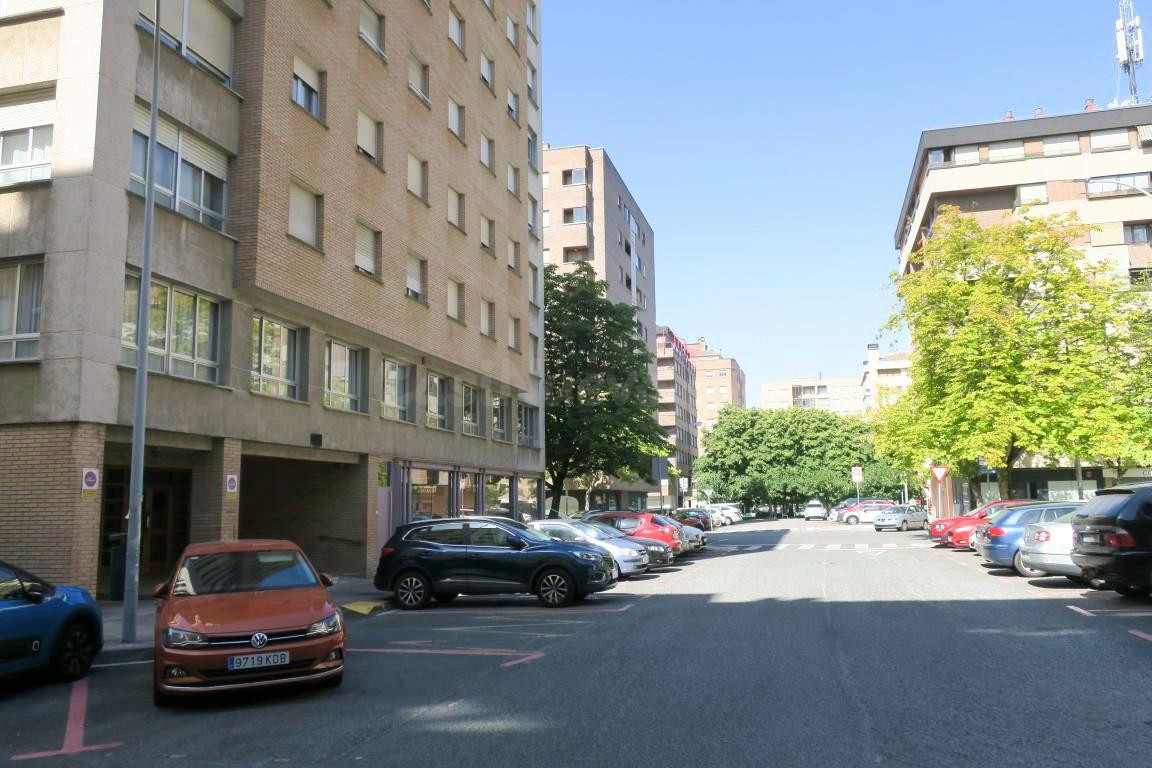 Plaza de garaje en alquiler en Iturrama - foto 2