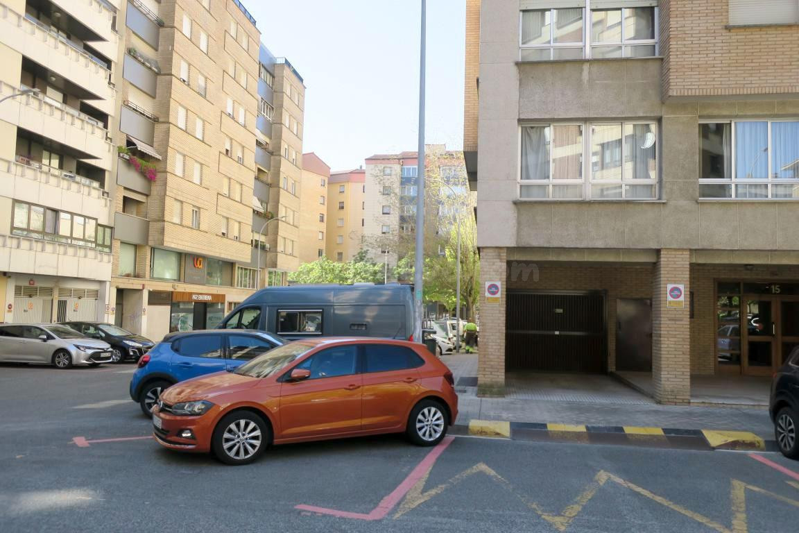 Plaza de garaje en alquiler en Iturrama - foto 3