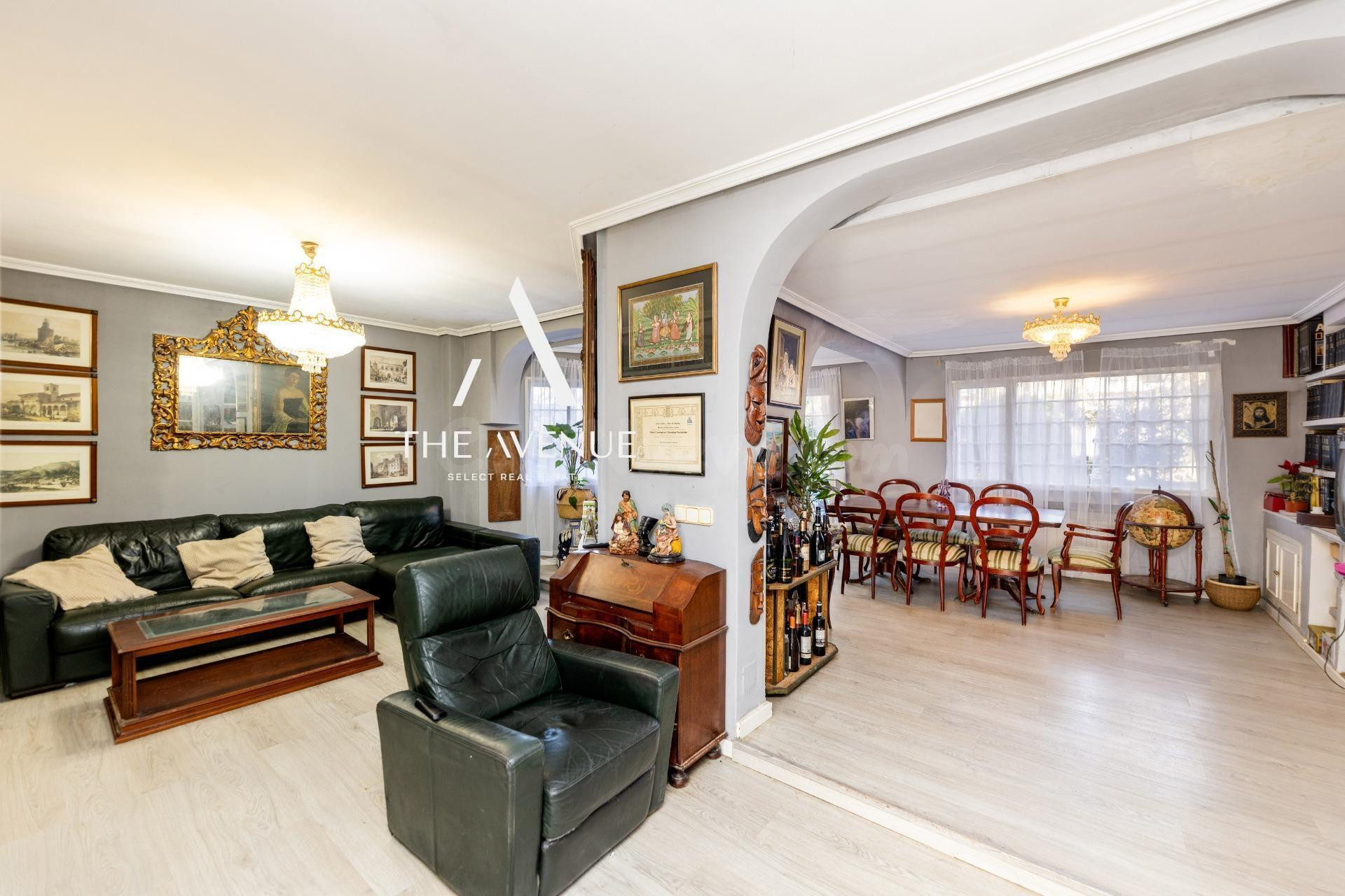 CHALET EN MONTE ROZAS CON PISCINA Y JARDÍN