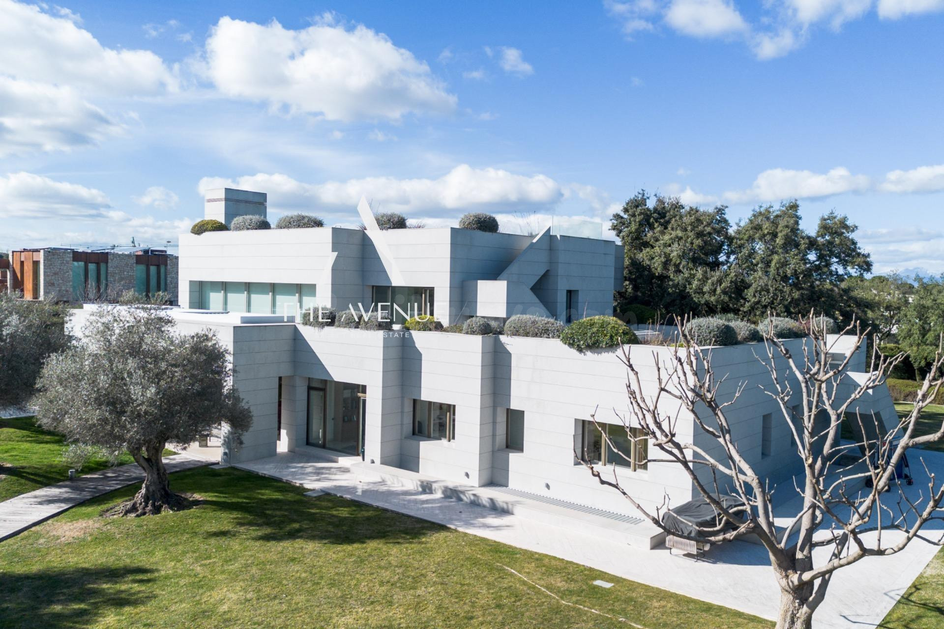 Exclusiva villa con ascensor, parcela paisajística y doble p - foto 3