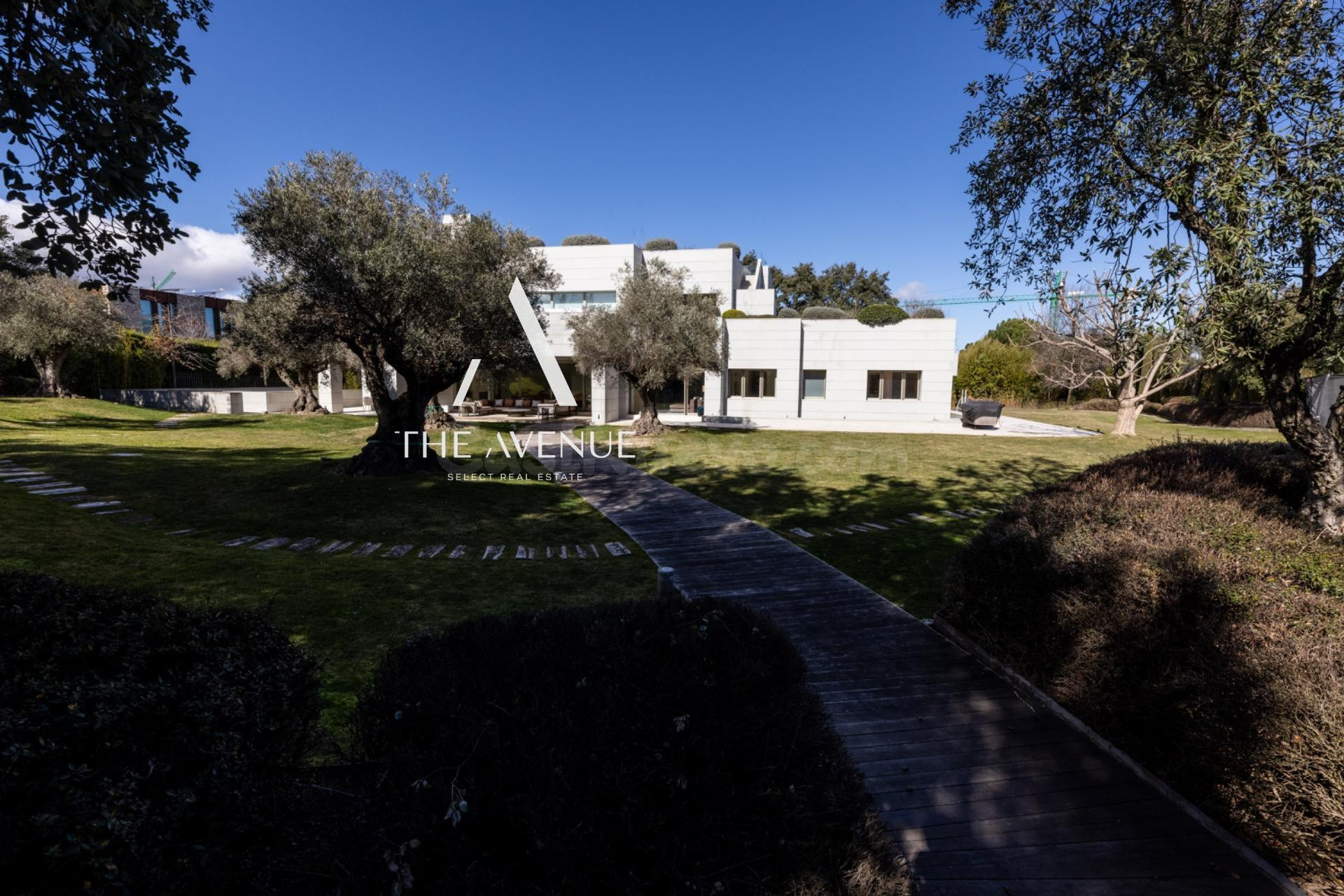 Exclusiva villa con ascensor, parcela paisajística y doble p - foto 5