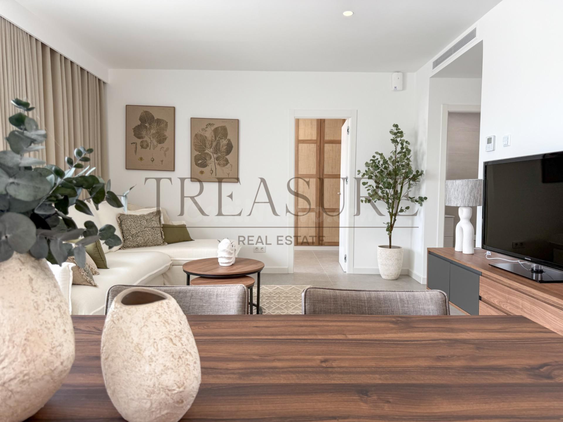Exclusiva vivienda con solárium privado y cocina exterior, piscina y jacuzzi a menos de 10 minutos andando de la playa