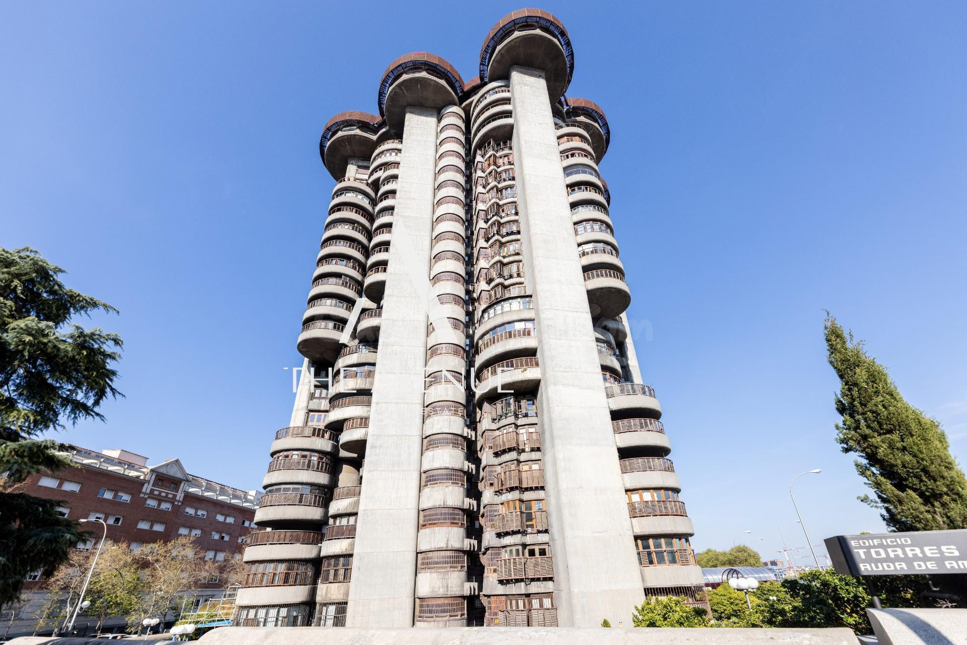 Piso exterior en Edificio Torres Blancas - foto 3