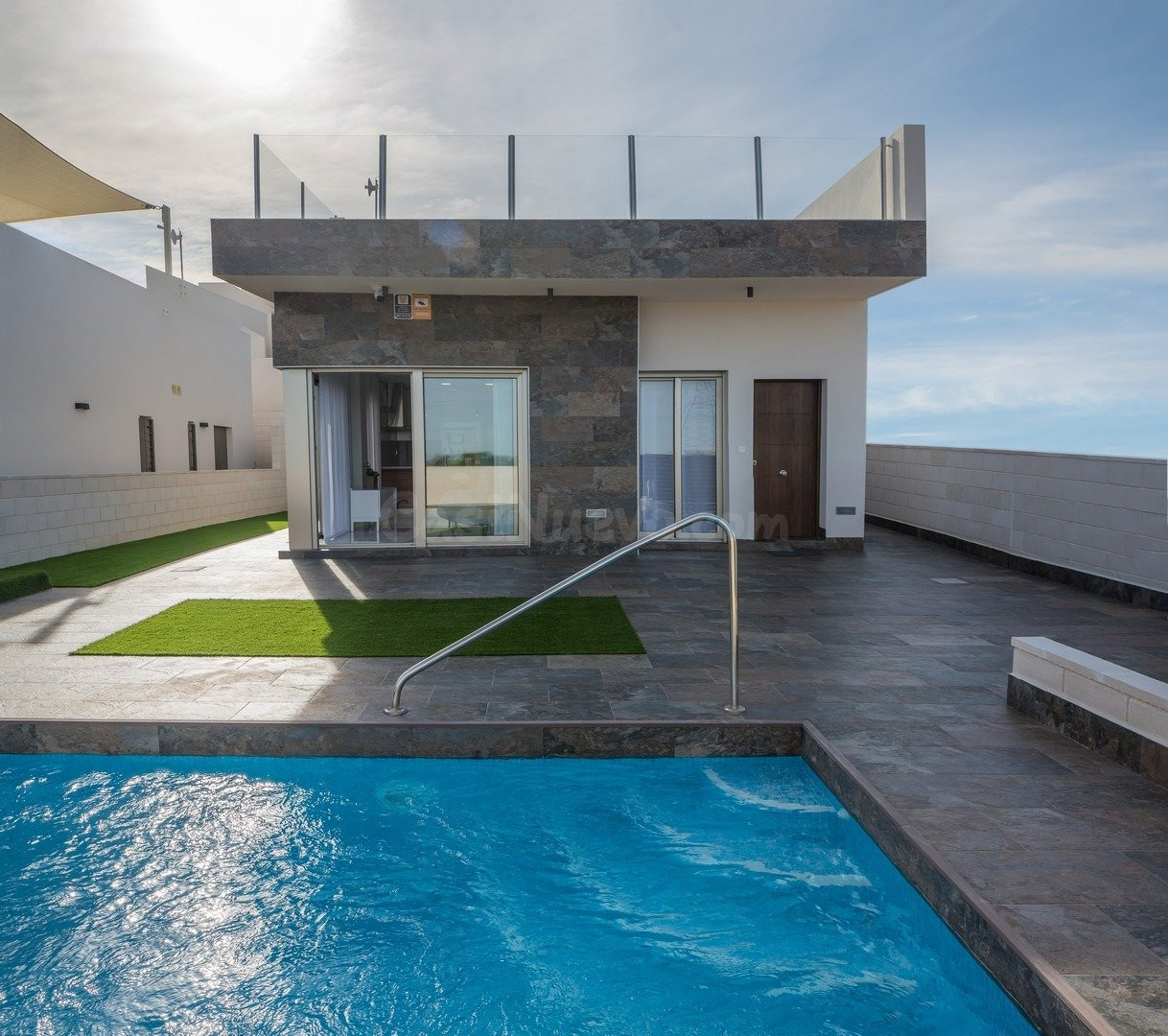 VILLA CONTEMPORANEA JUNTO A CAMPO DE GOLF