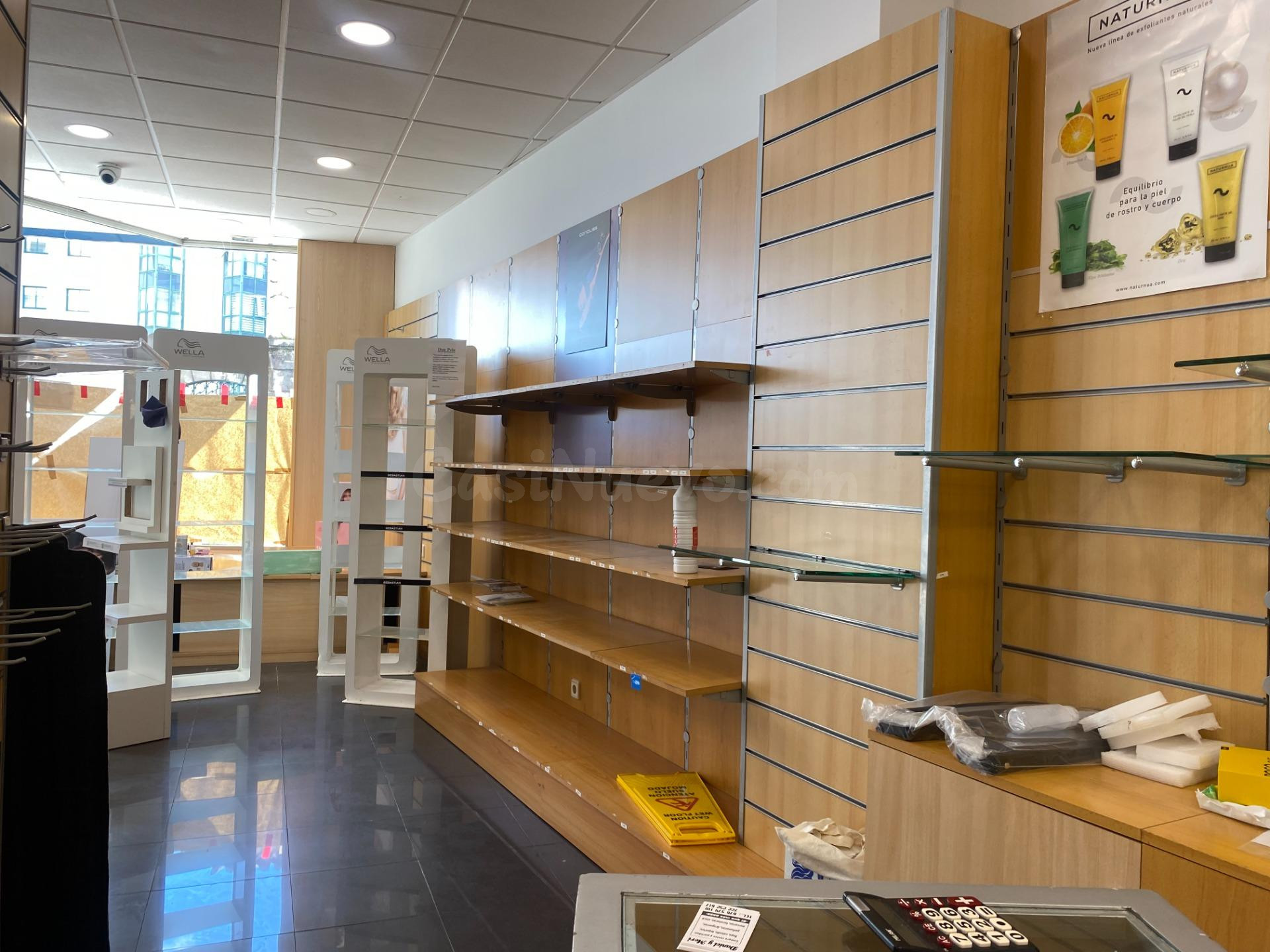 En venta o alquiler bajo comercial amplio y céntrico en Vill - foto 2