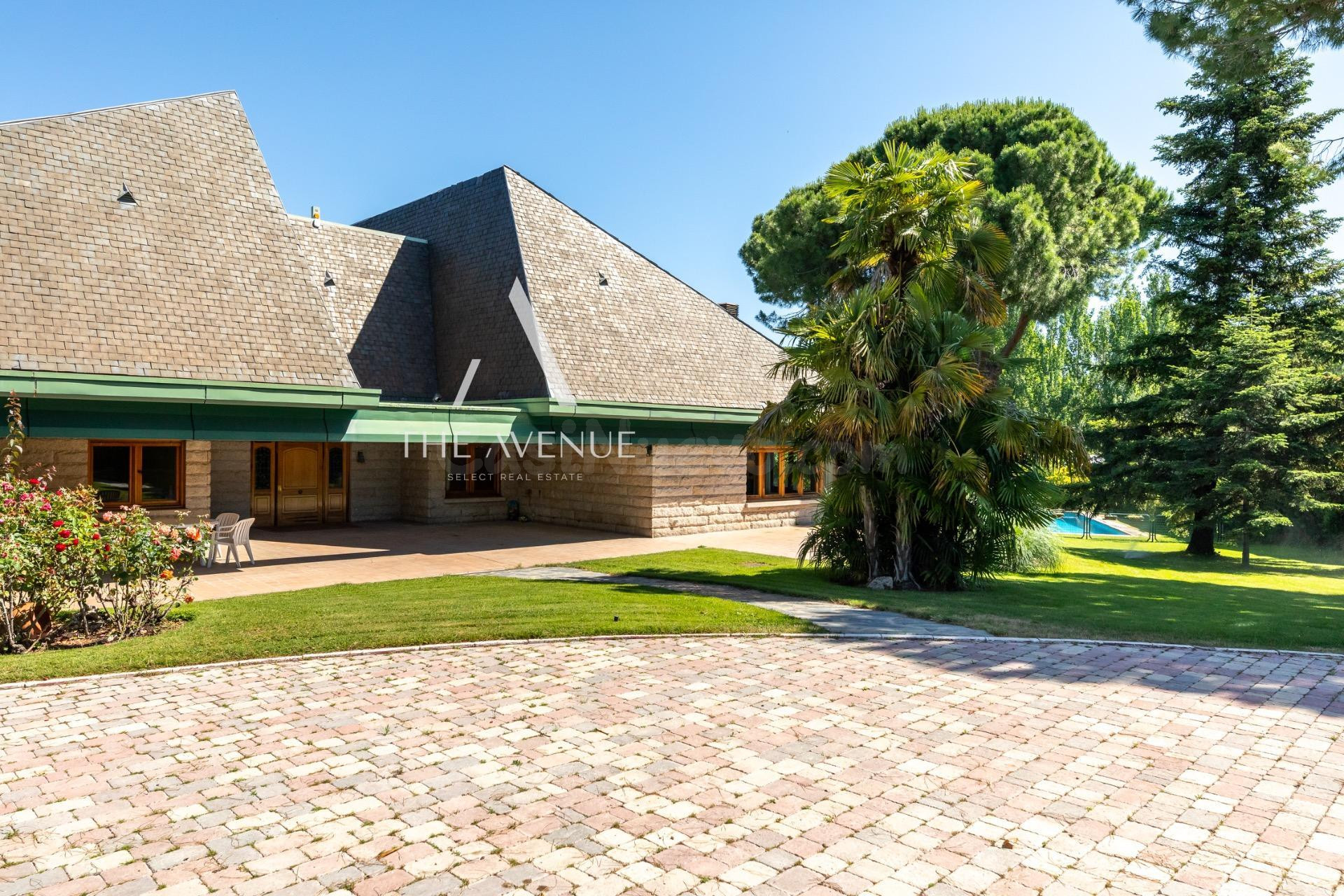 Impresionante chalet independiente en la prestigiosa Urb de  - foto 3