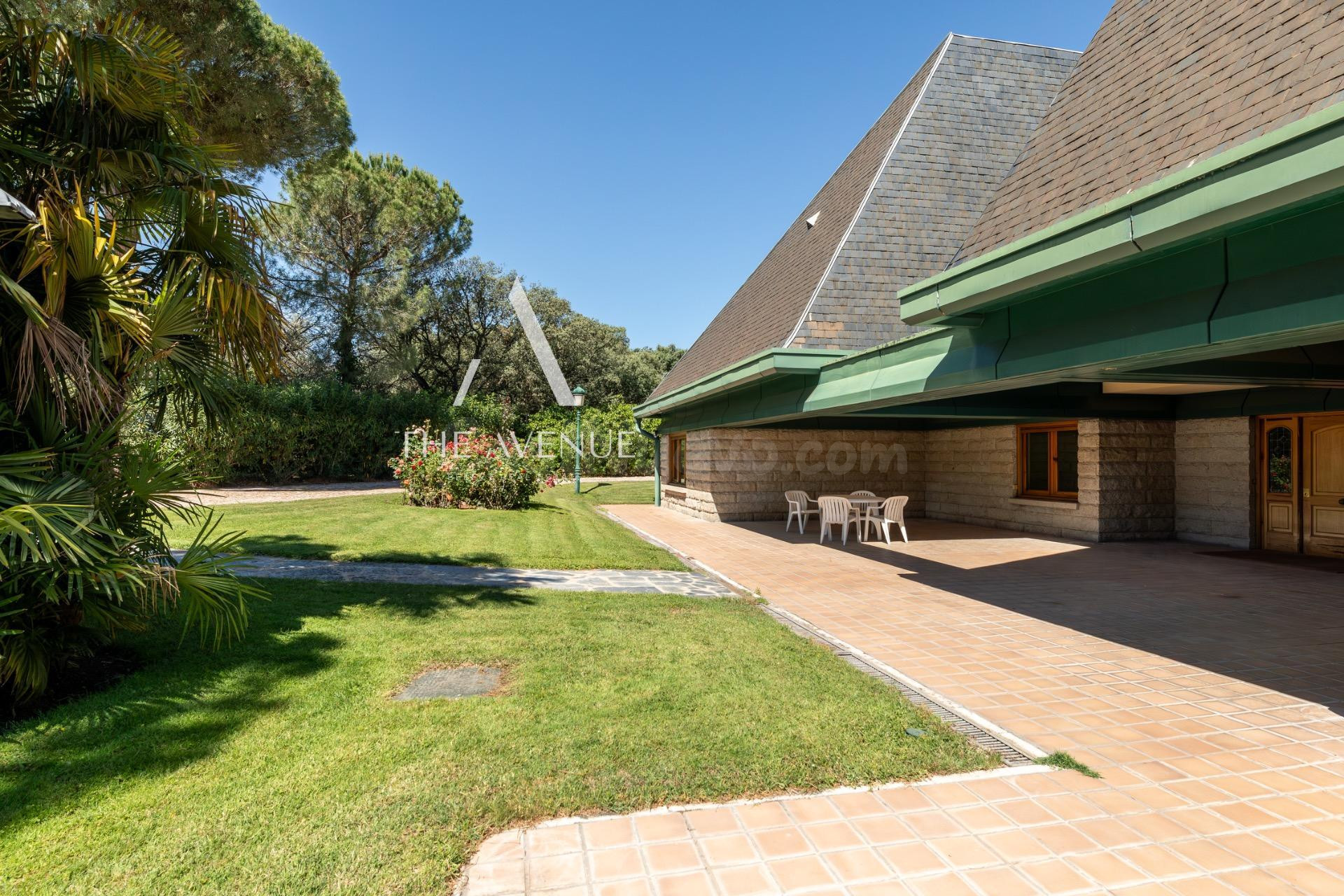 Impresionante chalet independiente en la prestigiosa Urb de  - foto 5