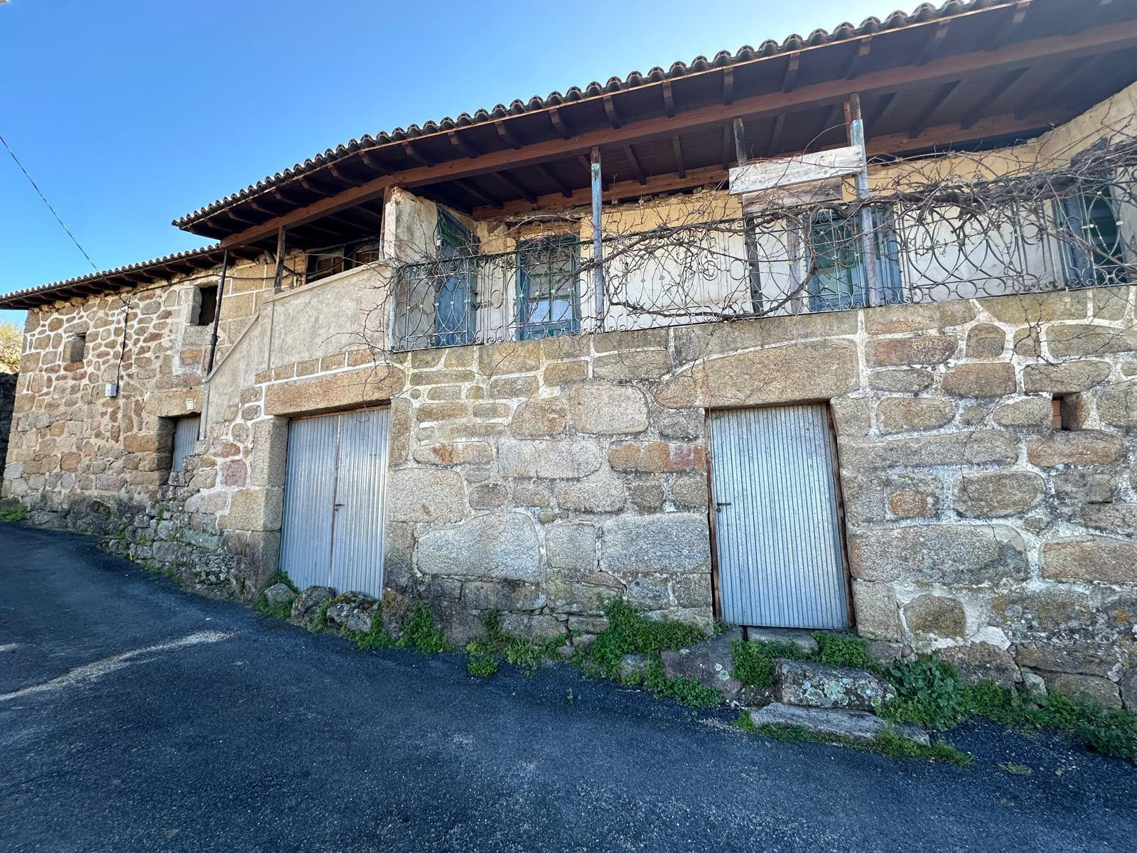 Casa de piedra para restaurar en Pereiro de Aguiar - foto 3