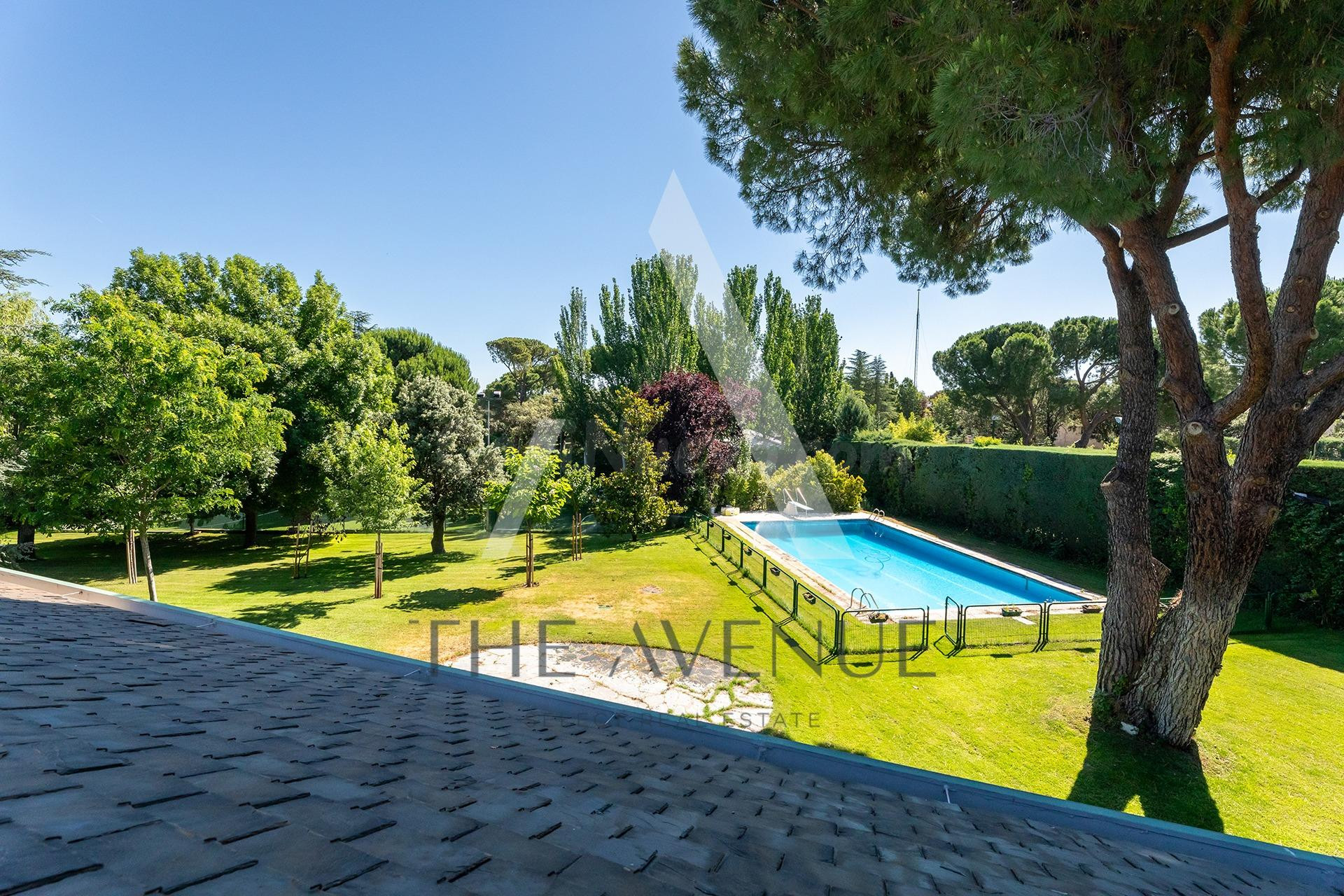 Excepcional parcela en la prestigiosa Urbanización Montepríncipe en Boadilla del Monte Madrid