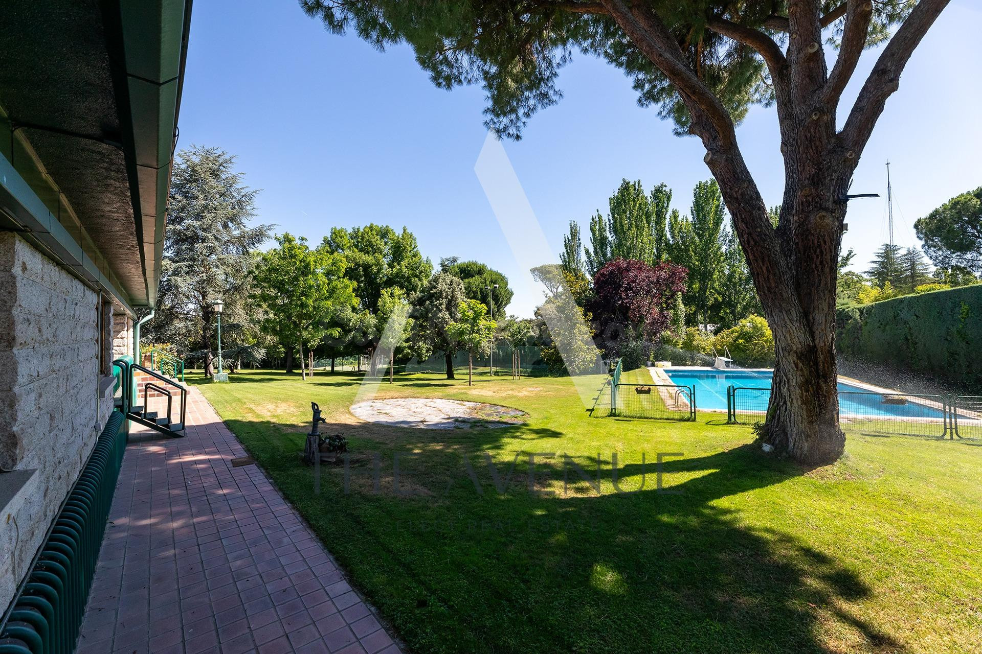 Excepcional parcela en la prestigiosa Urbanización Monteprín - foto 3