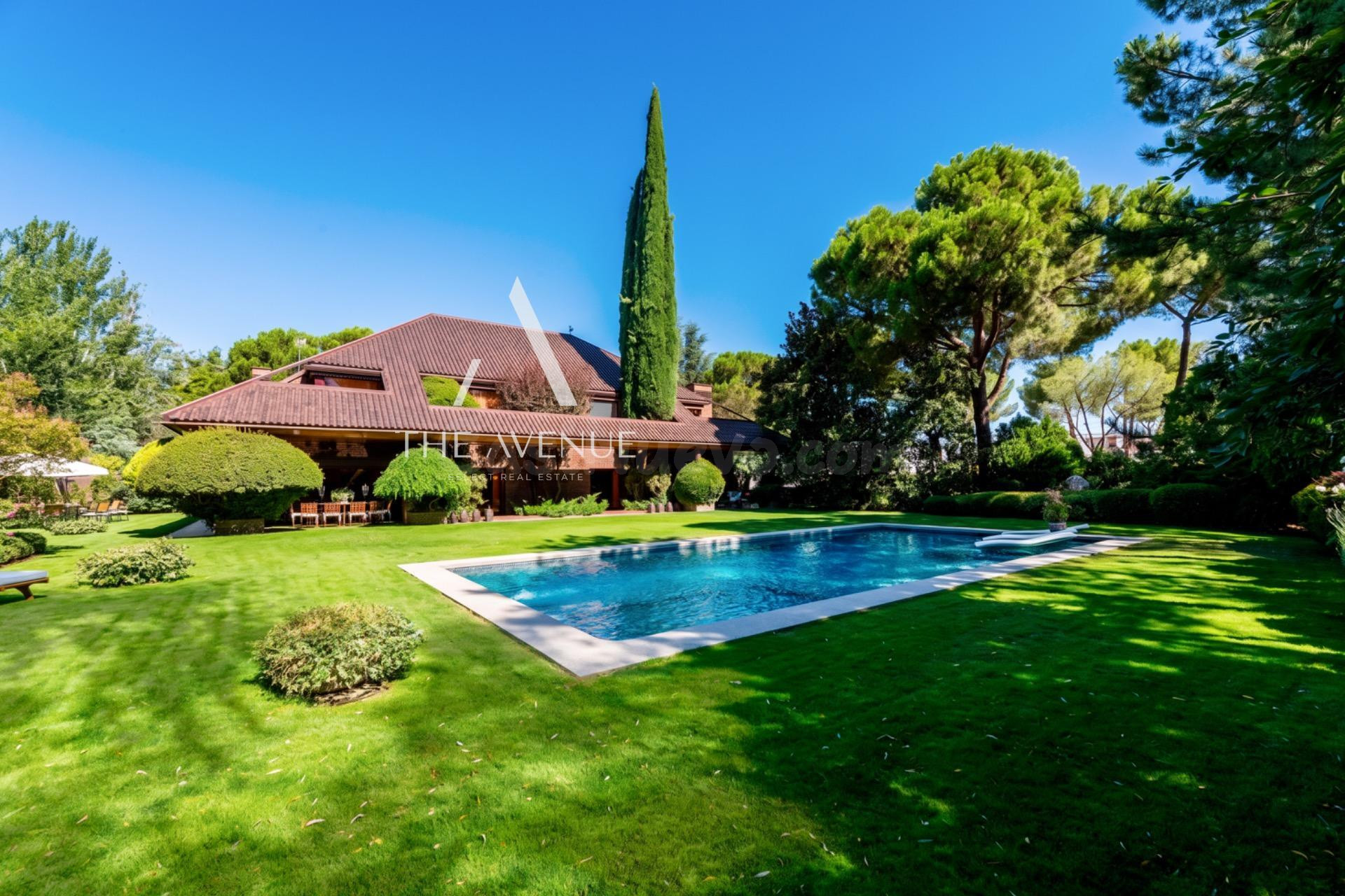 Extraordinaria villa en Las Lomas - foto 2