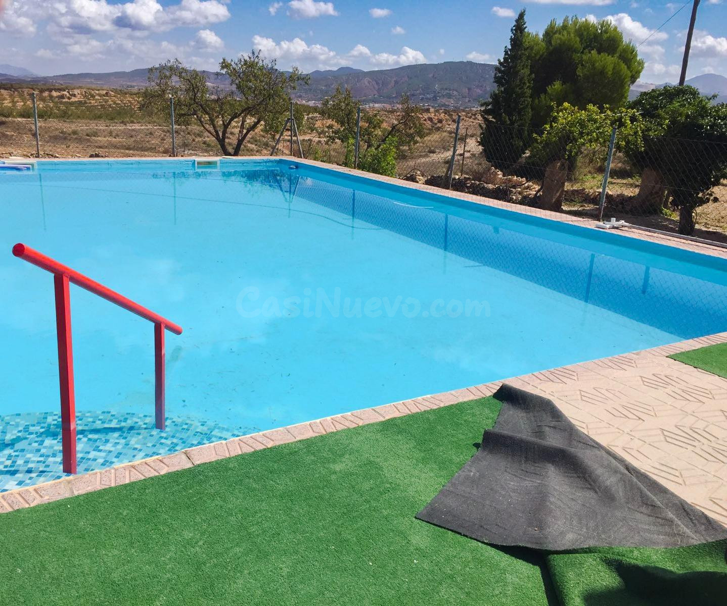 Chalet con piscina a reformar