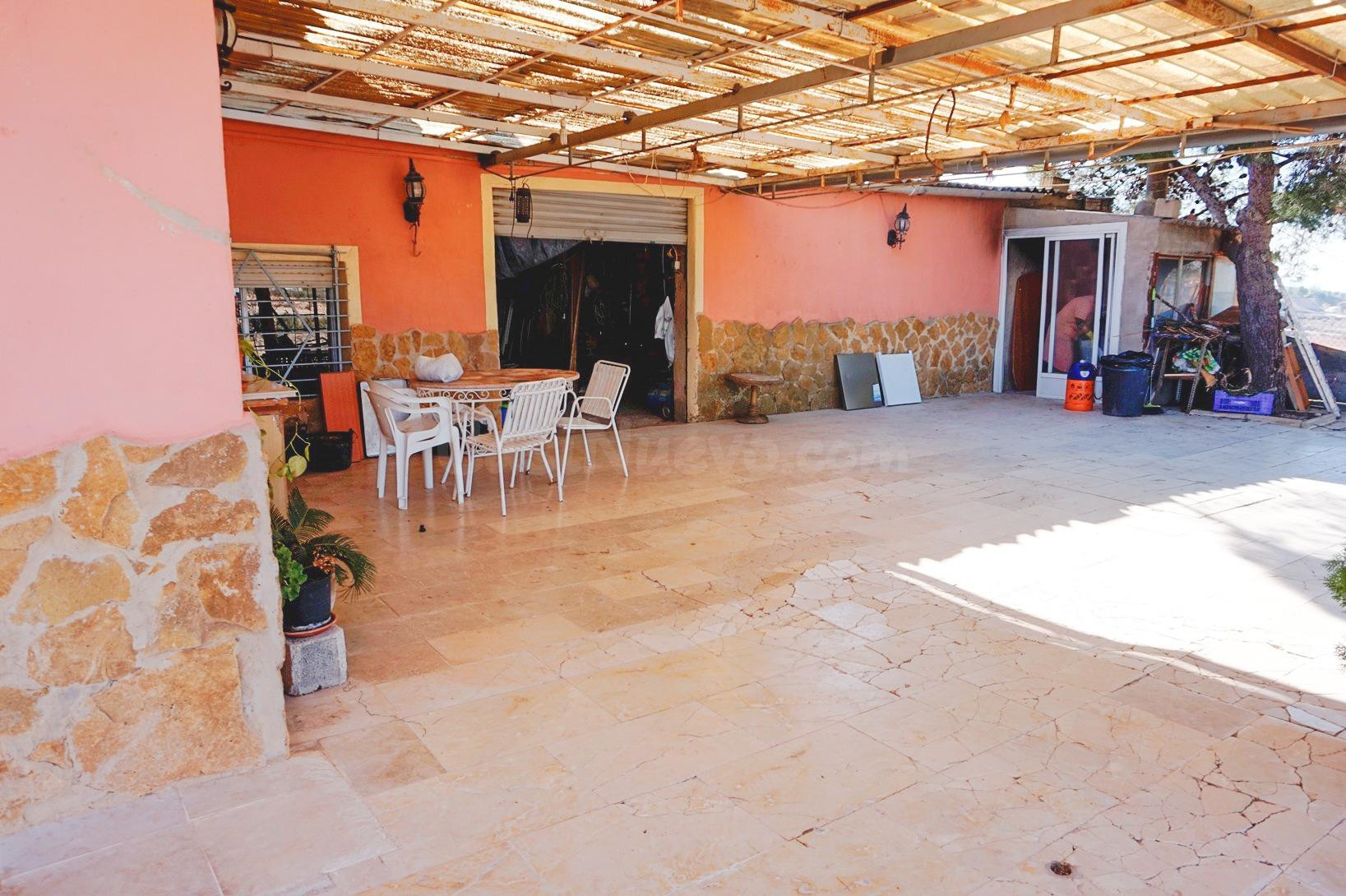 Chalet con piscina a reformar - foto 3