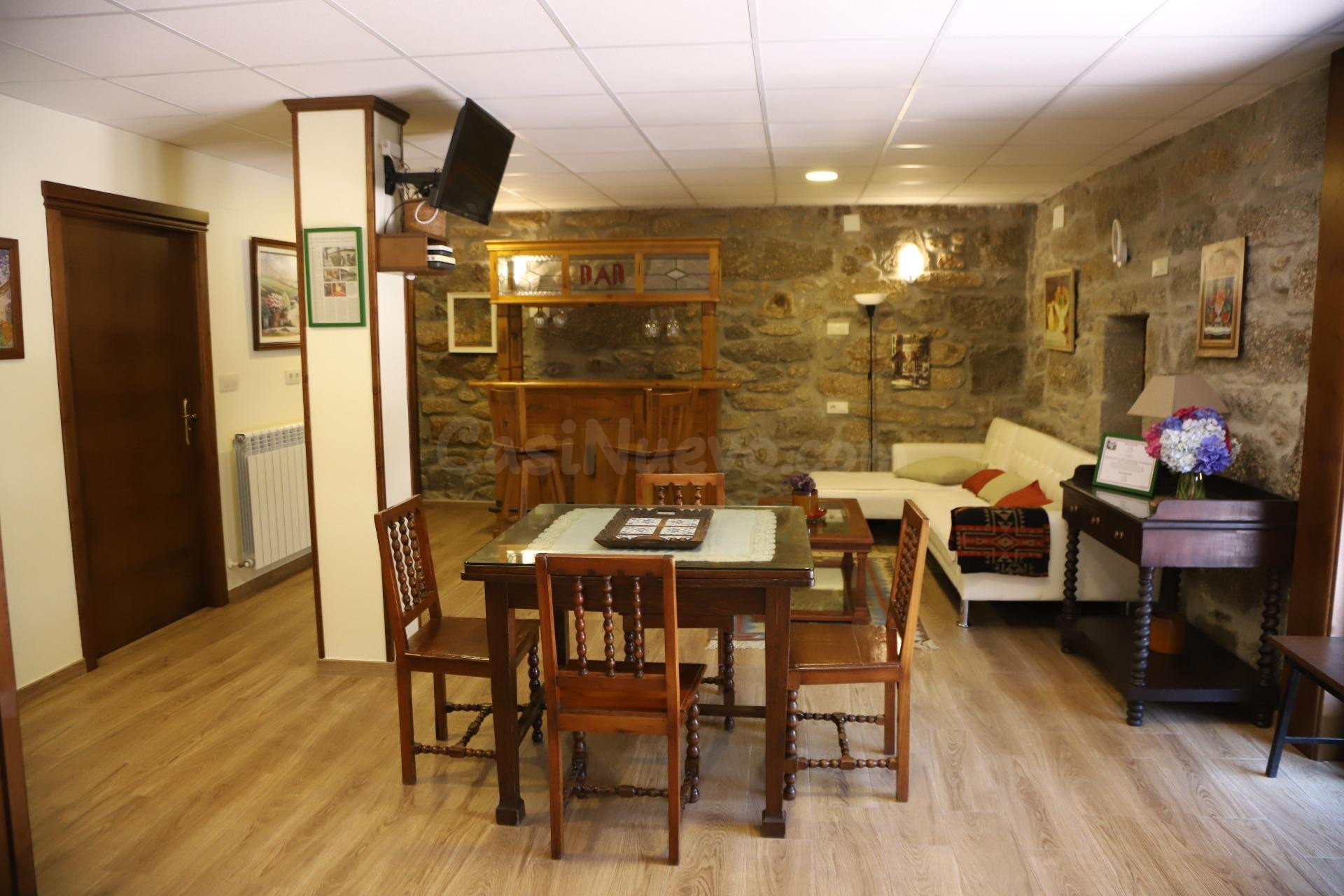 EN VENTA CASA EN PORTAS CON TERRENO , DE 5 DORMITORIOS, 3 BA - foto 3