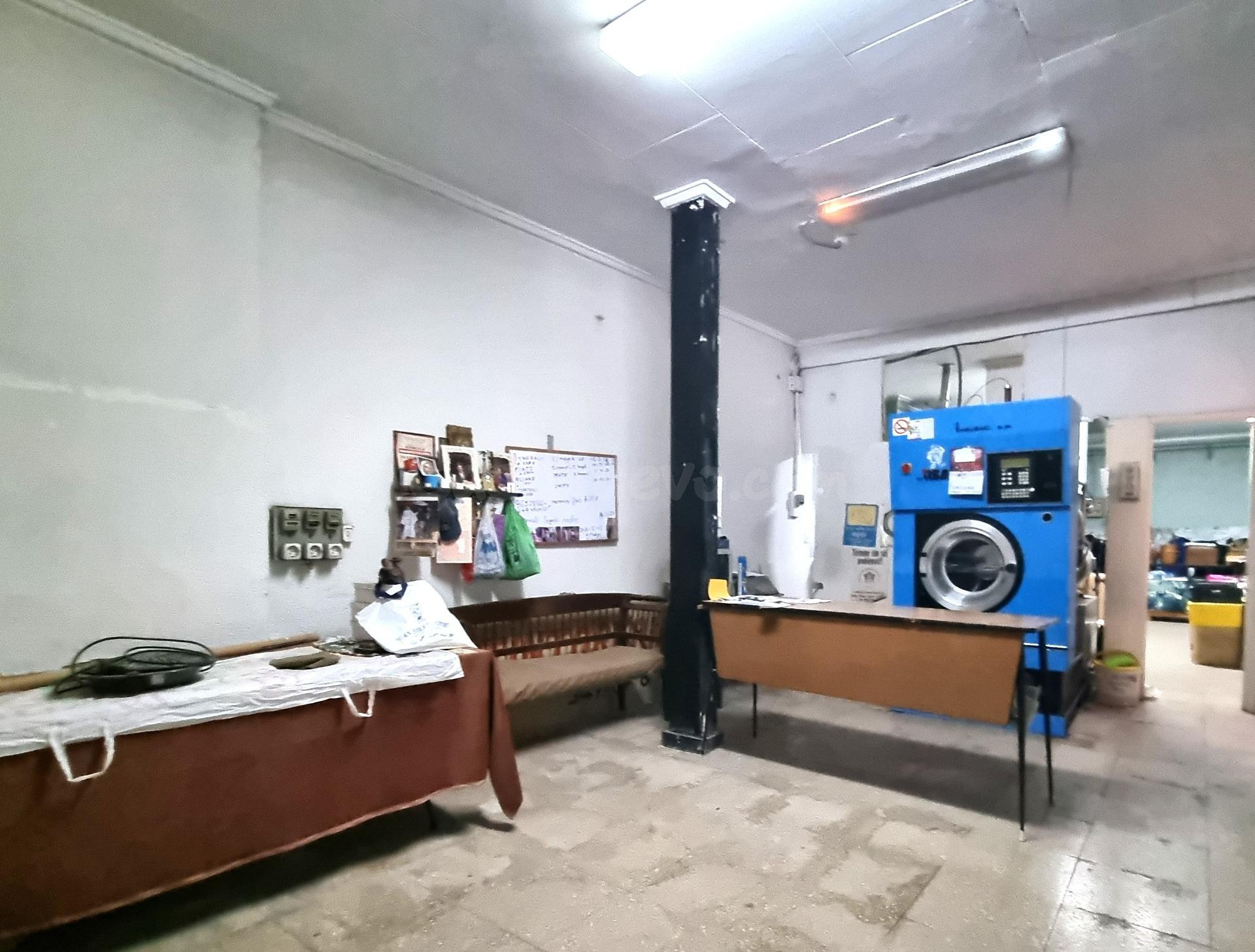 SE VENDE LOCAL COMERCIAL EN MONOVAR (ALICANTE)